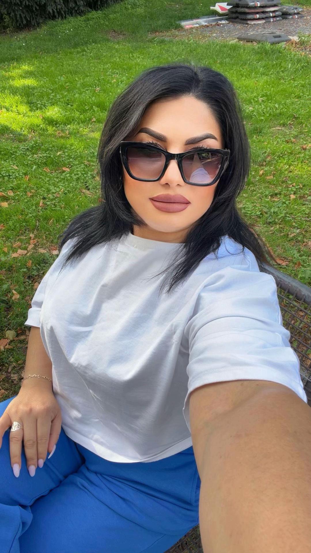 @Manuela Elena