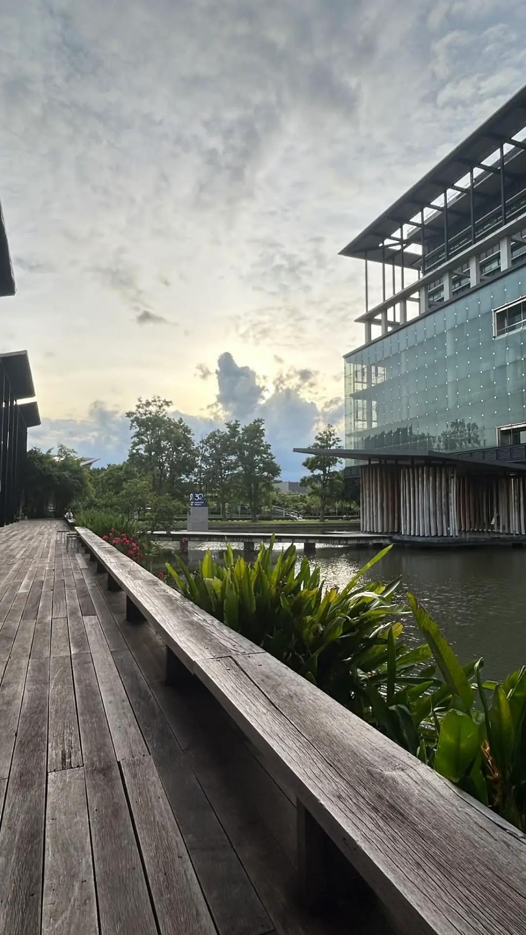 @ท่านโปรดคลื่น