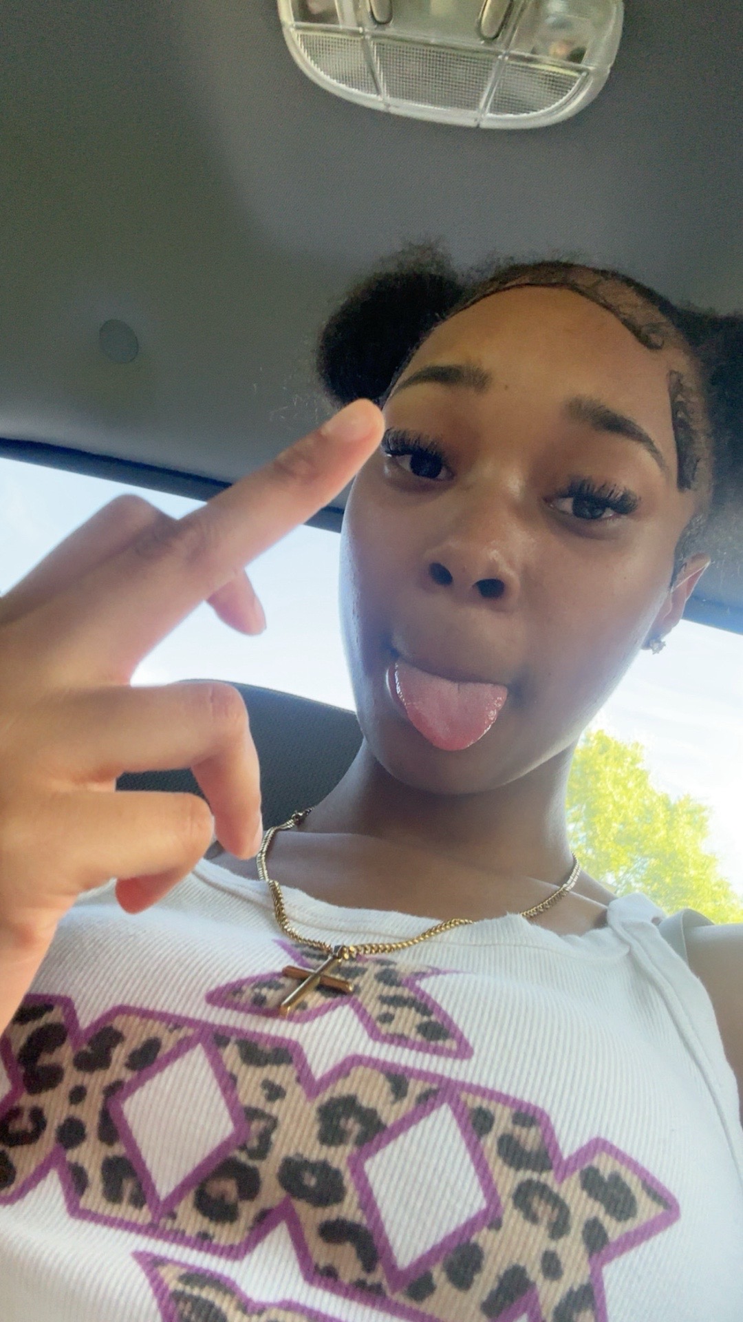 @liyahaniah_