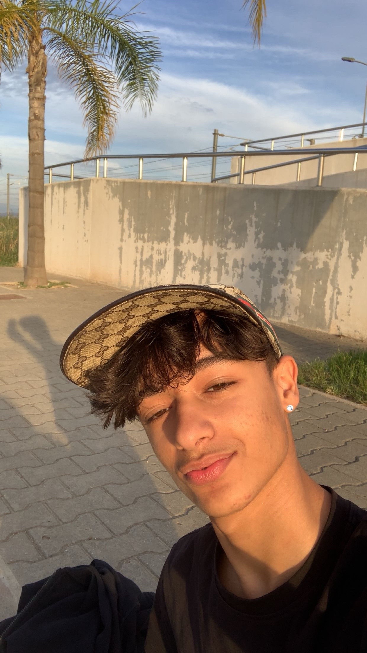 @🤠