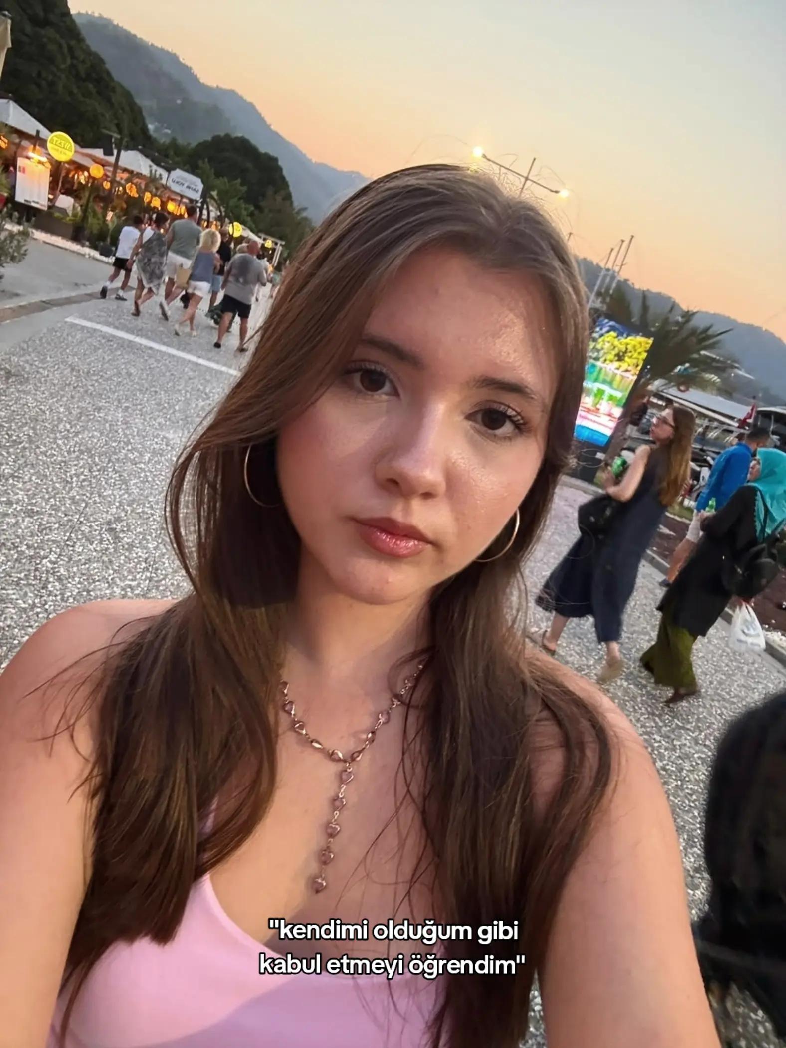 @𝓜𝓮𝓵𝓲𝓴𝓮丰