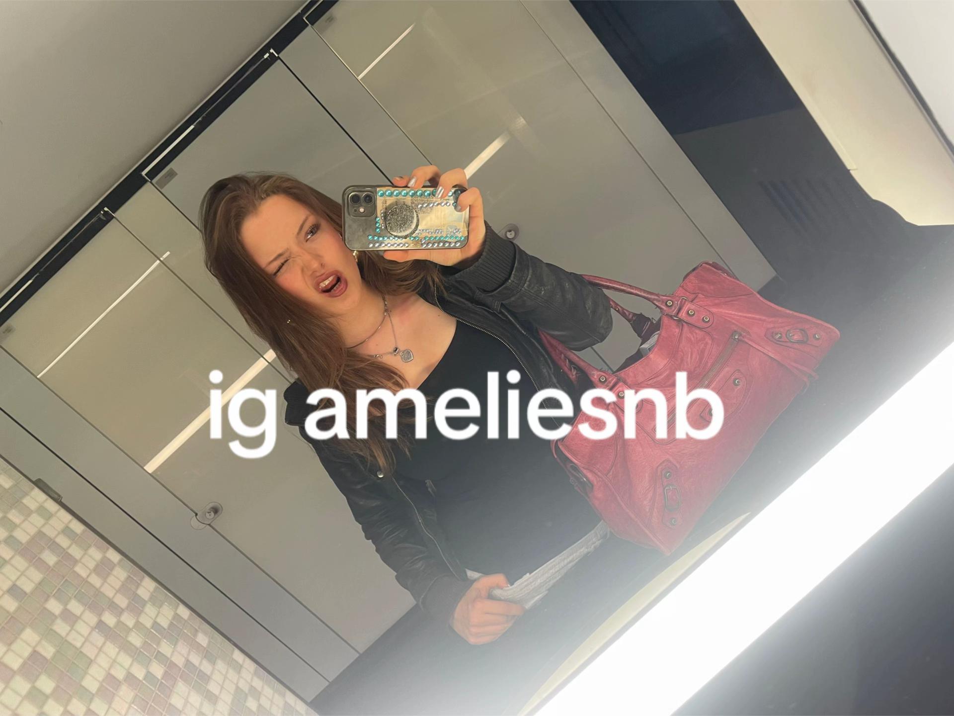 @AMELIE
