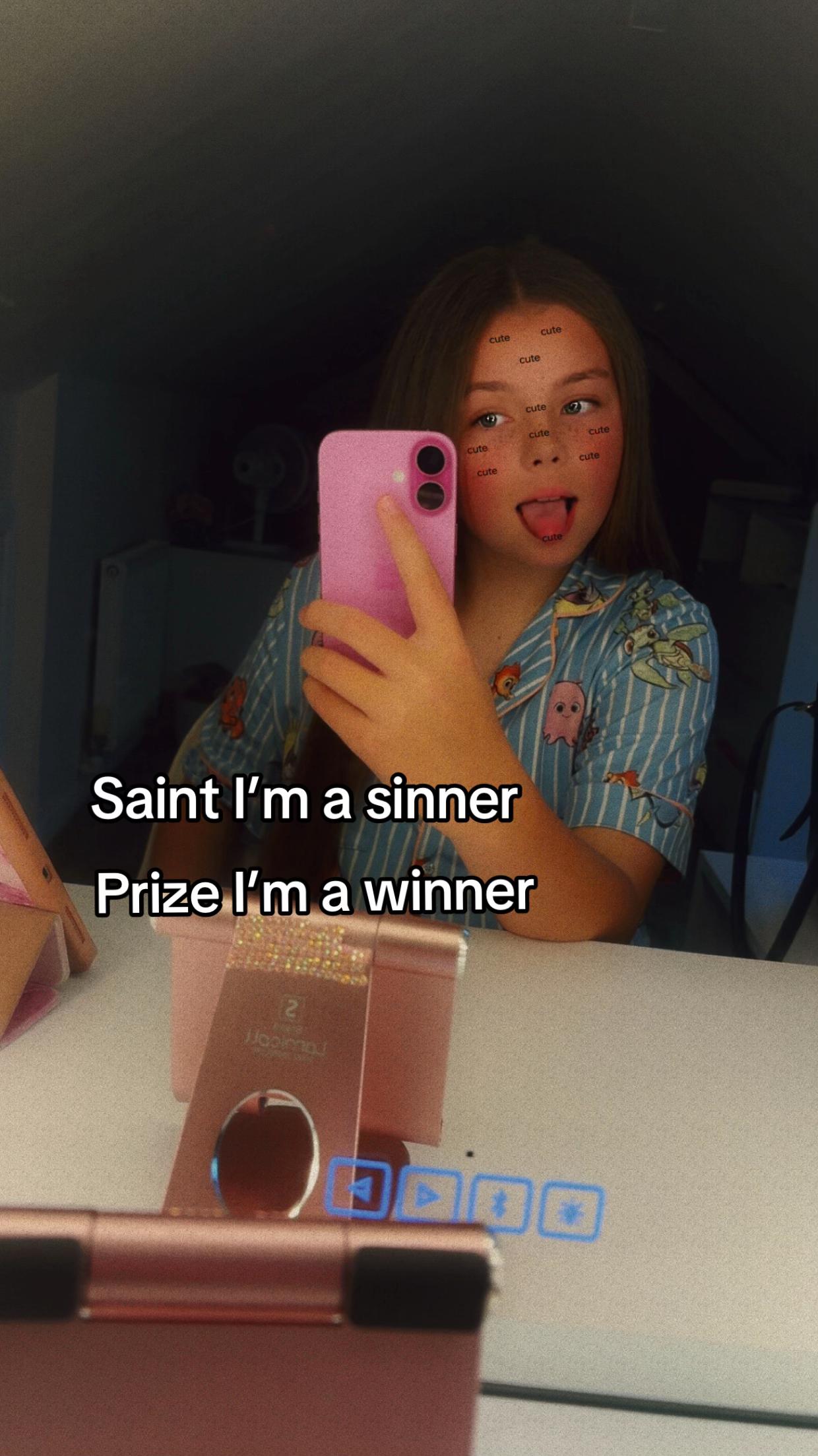 @🫰🏼