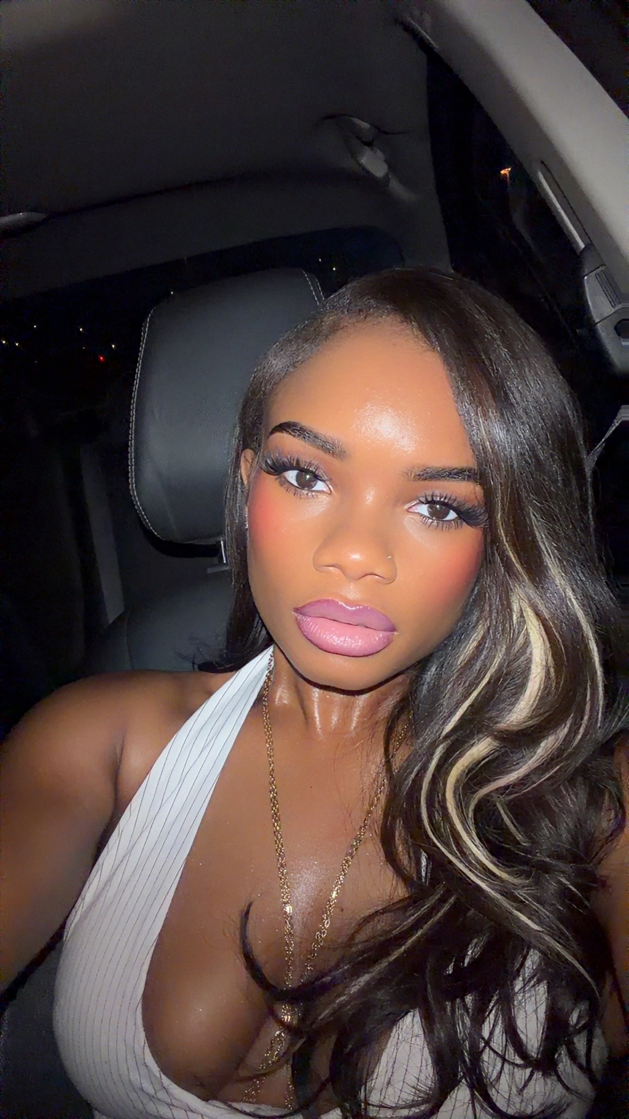 @Tosin | Chicago Esthetician