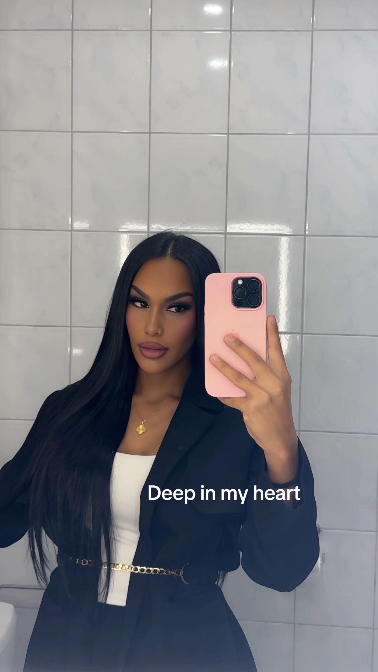 @Riri 🖤