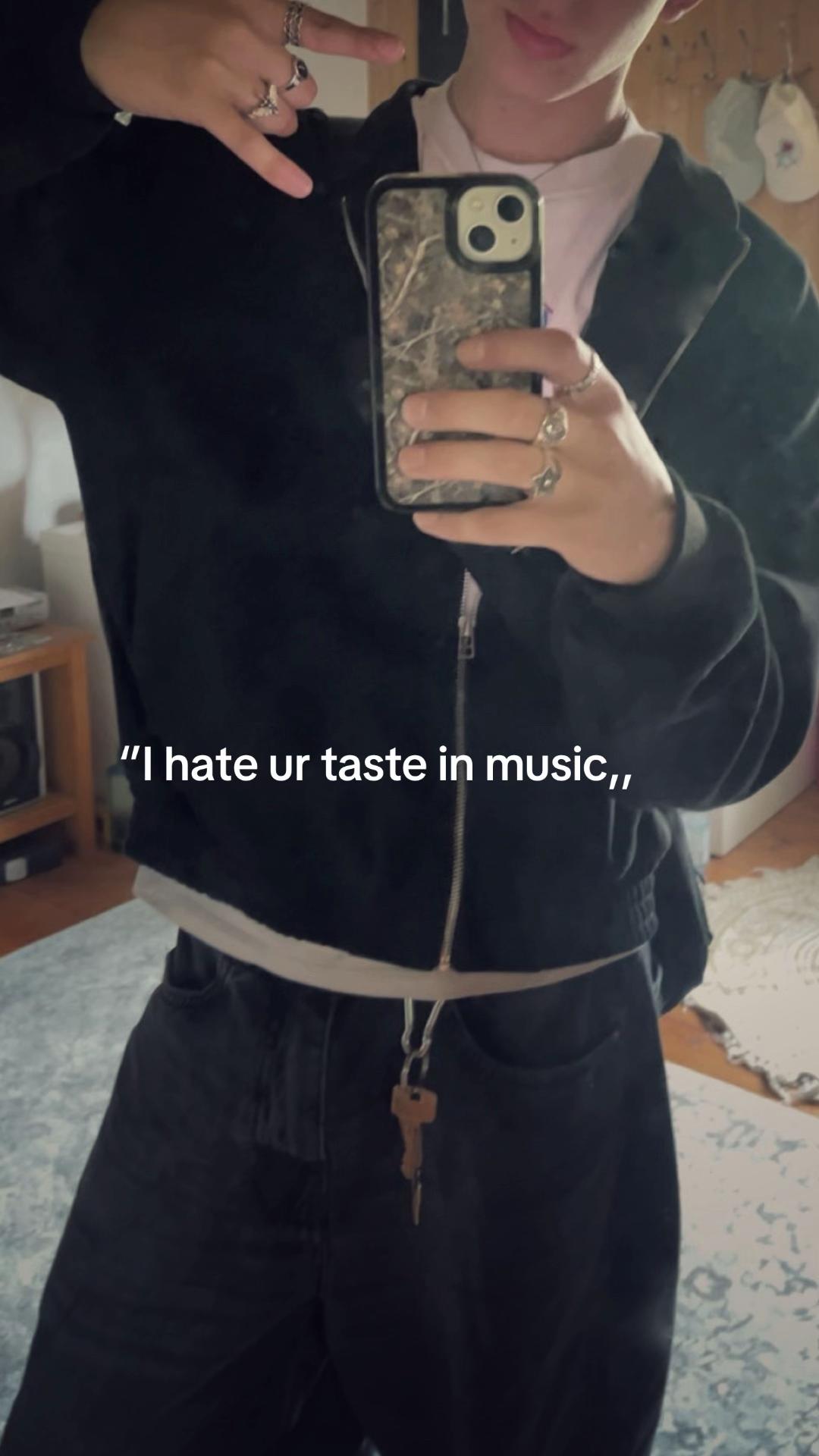 @𝑀𝑎𝑟𝑖𝑎𝑛