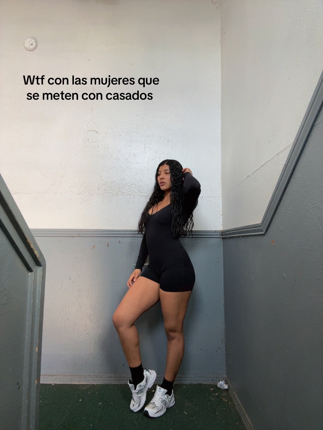 @Alison González