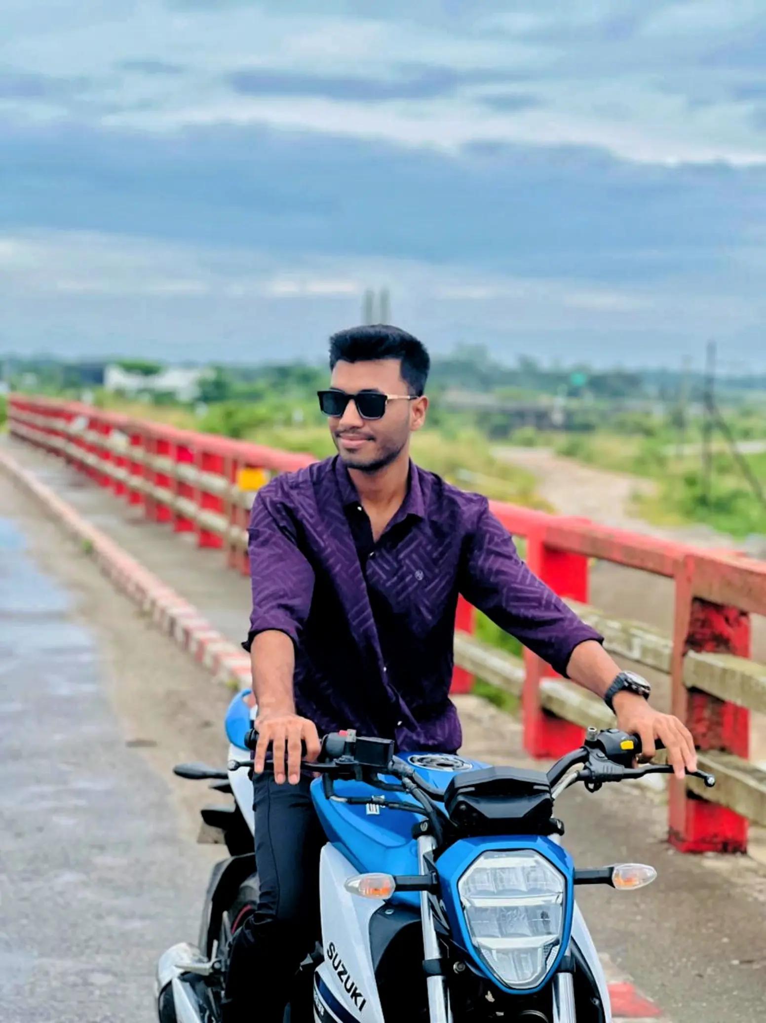 @𝑴𝒓.𝑺𝒐𝒖𝒓𝒂𝒗🇧🇩