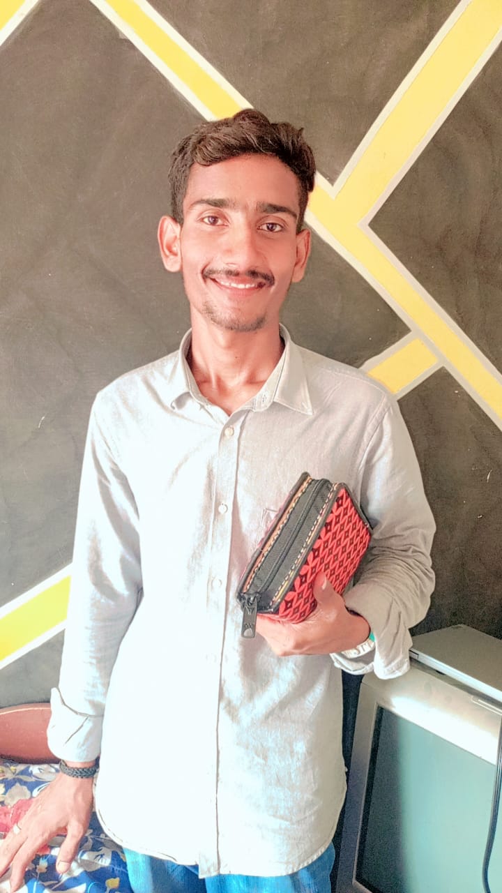 @RaHul sOhTrA bRaNd🇵🇰✈️🇱🇷