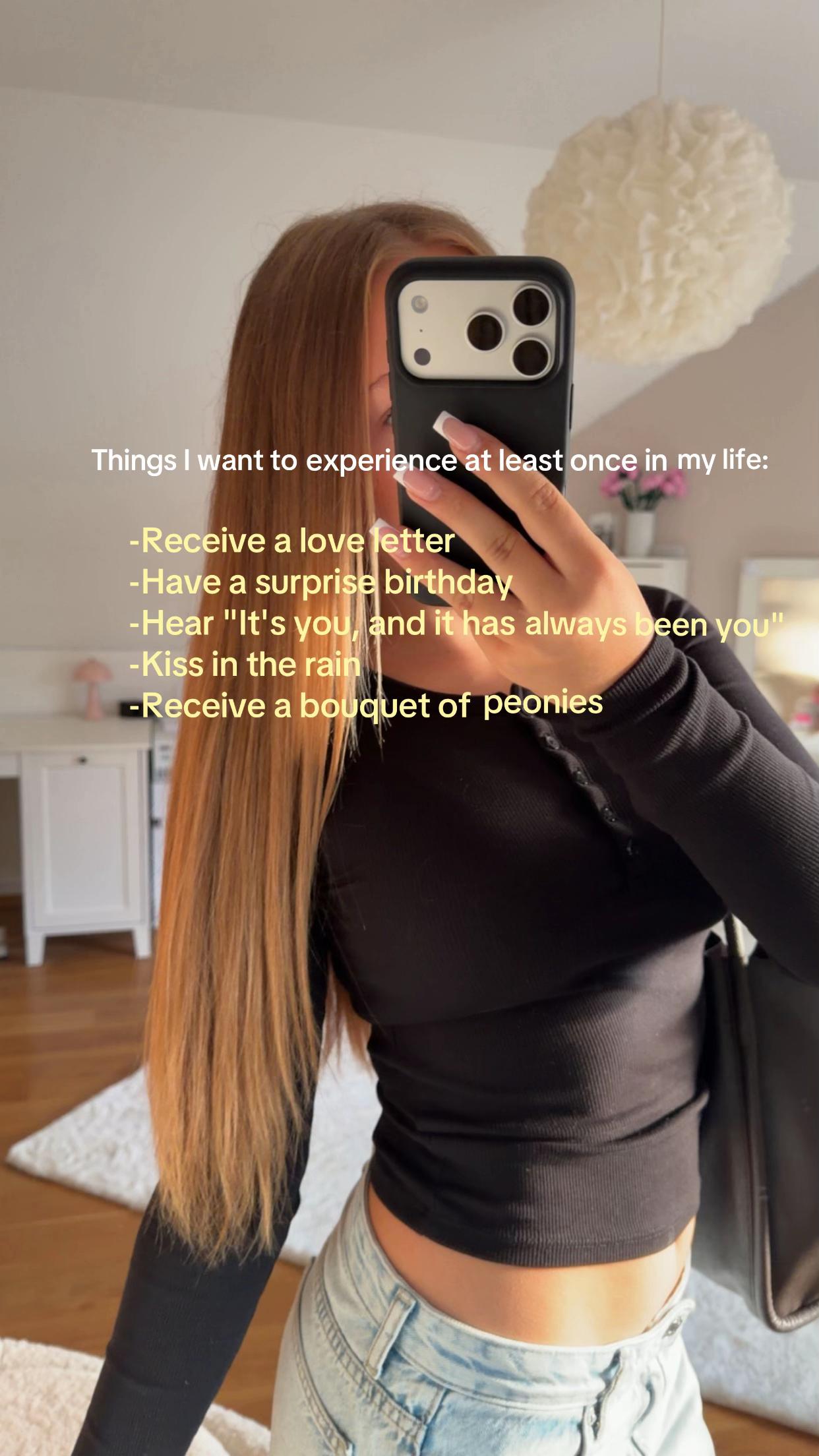 @𝐞𝐦𝐢𝐥𝐲𝐞𝐱𝐜𝐡𝐚𝐧𝐠𝐞𝟐𝟕