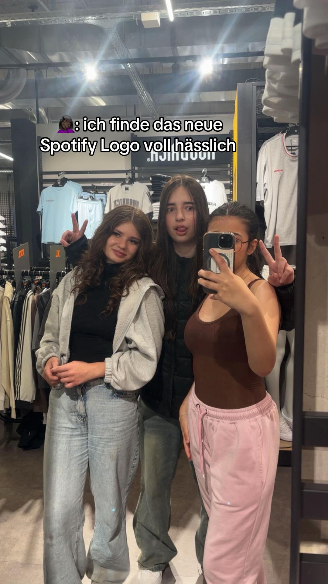 @ilaria4018