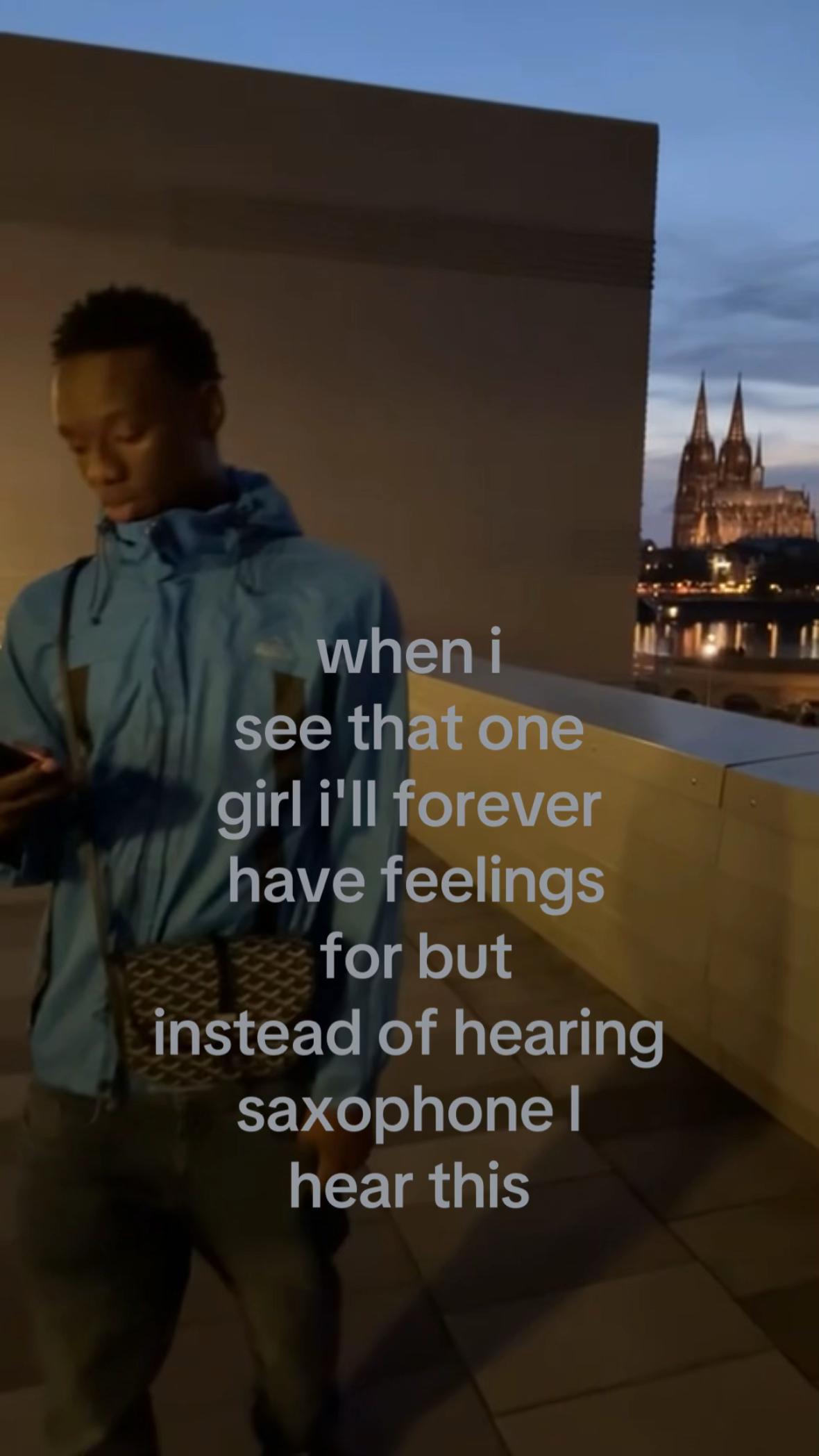 @⃟