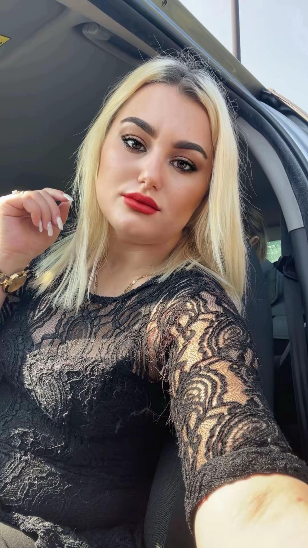 @Elsiana Hysenaj