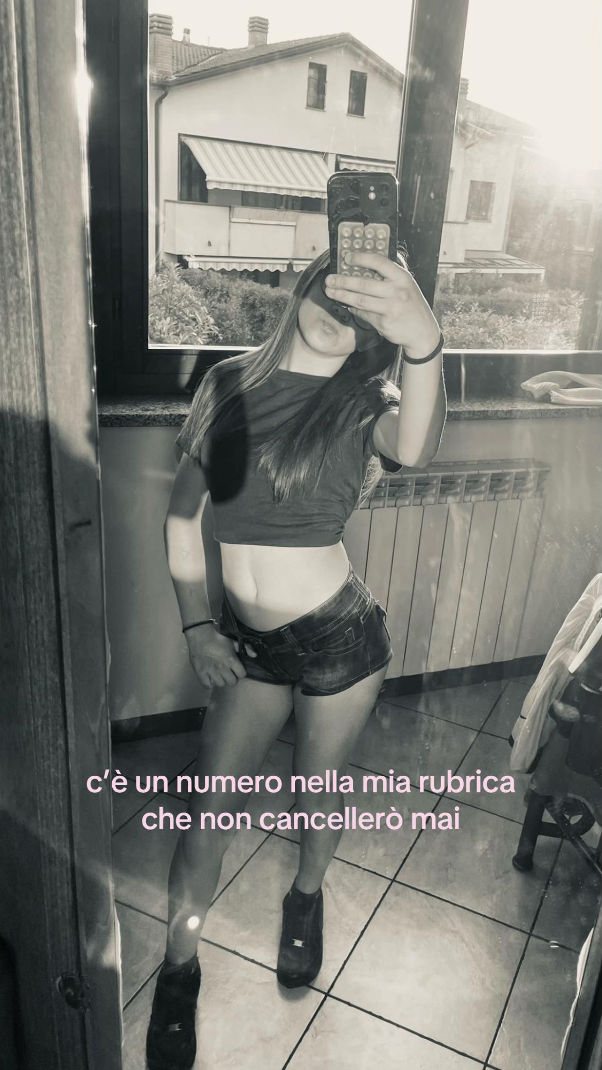 @𝟐𝟐