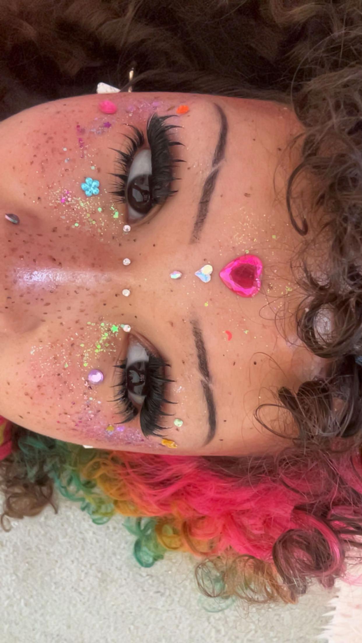 @🦄