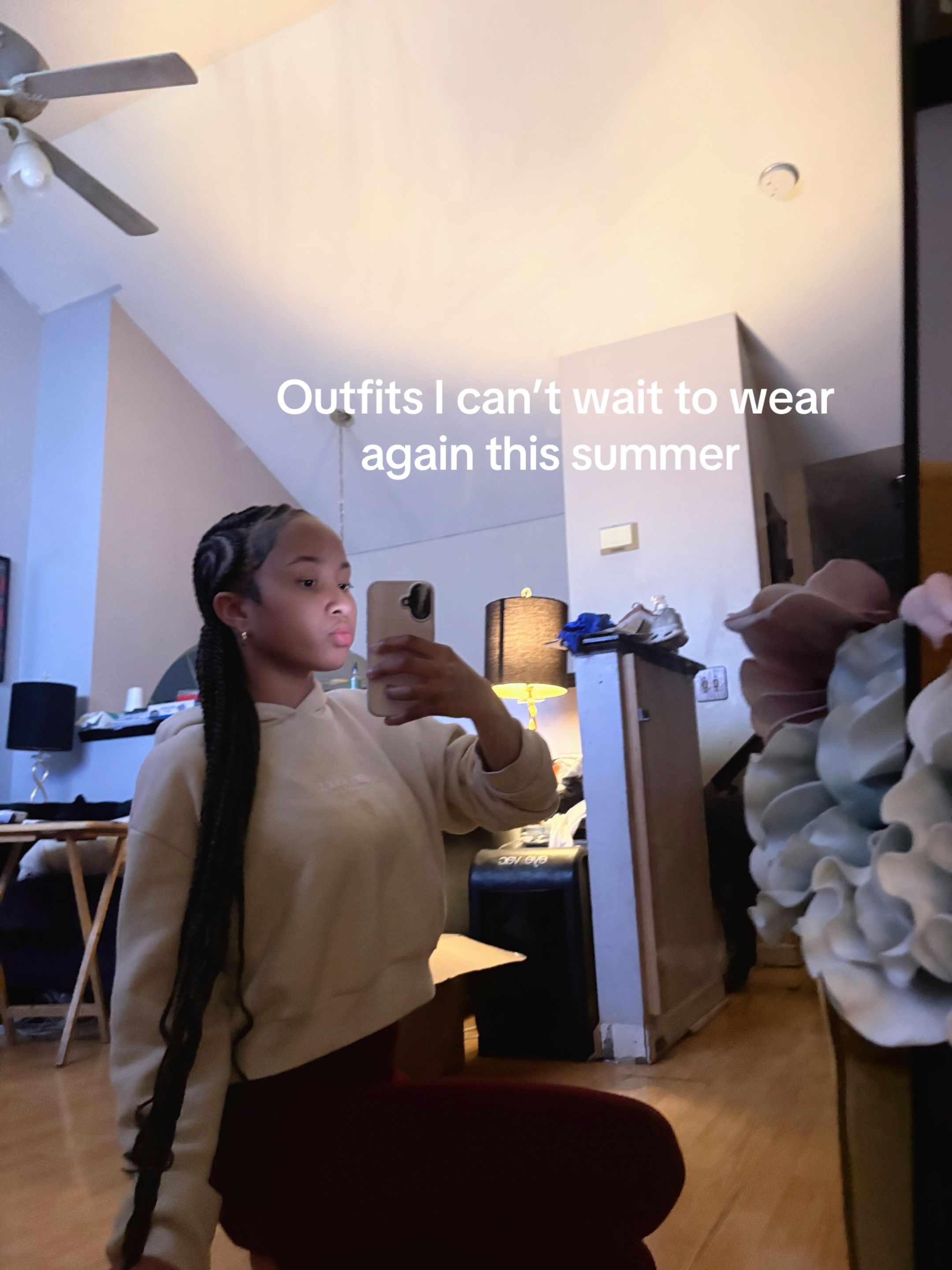 @𝓜.