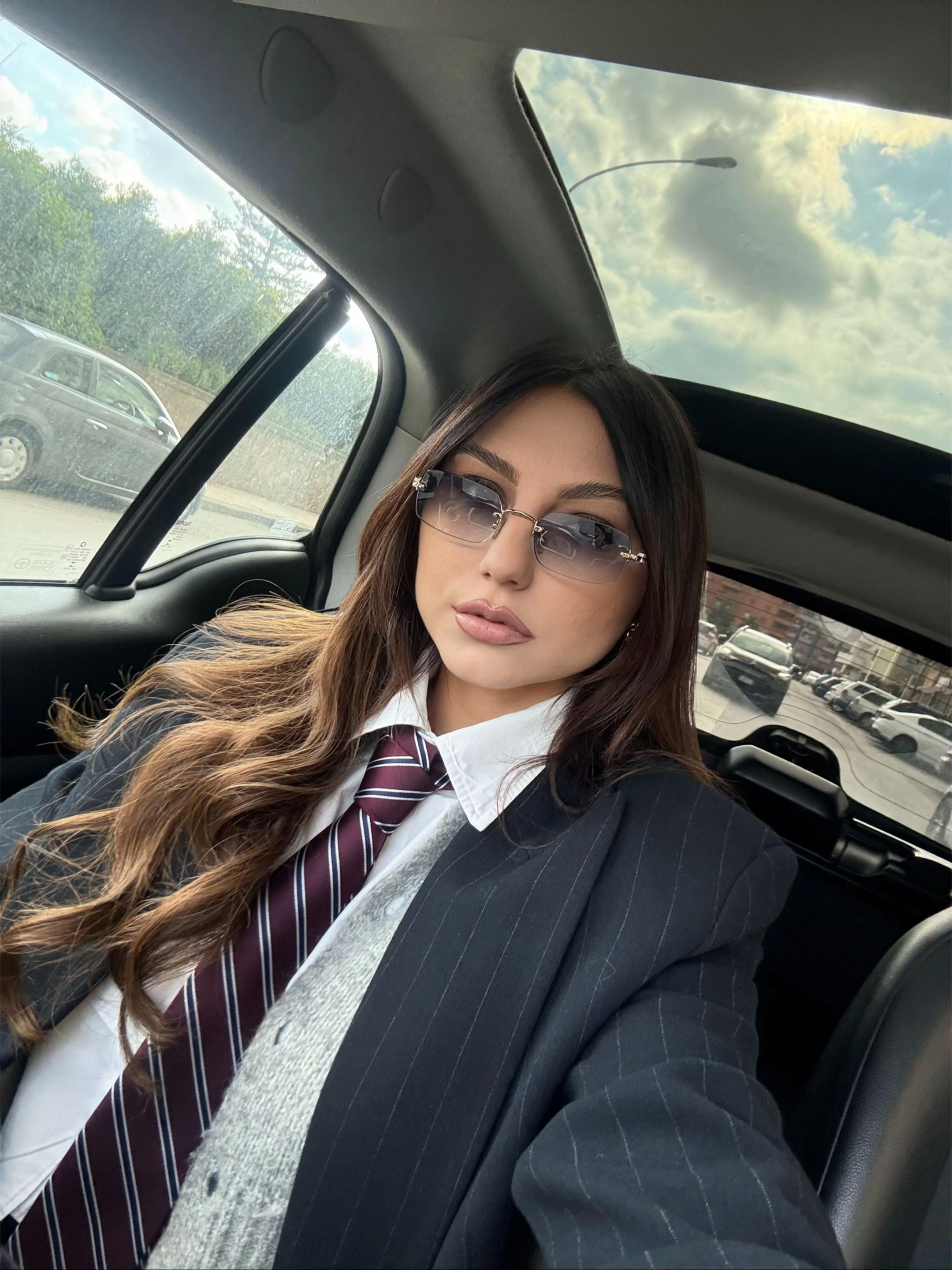 @𝑪𝑨𝑹𝑴𝑬𝑳𝑨🖤