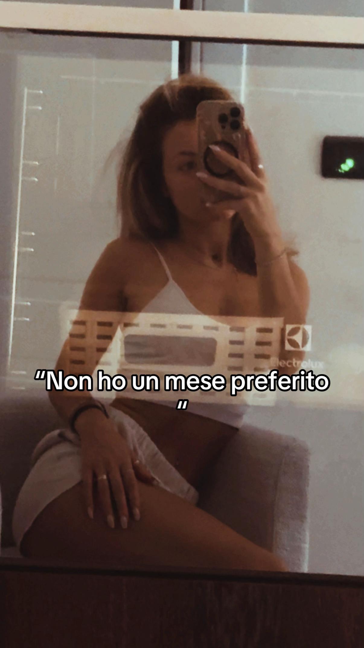 @Rossellina