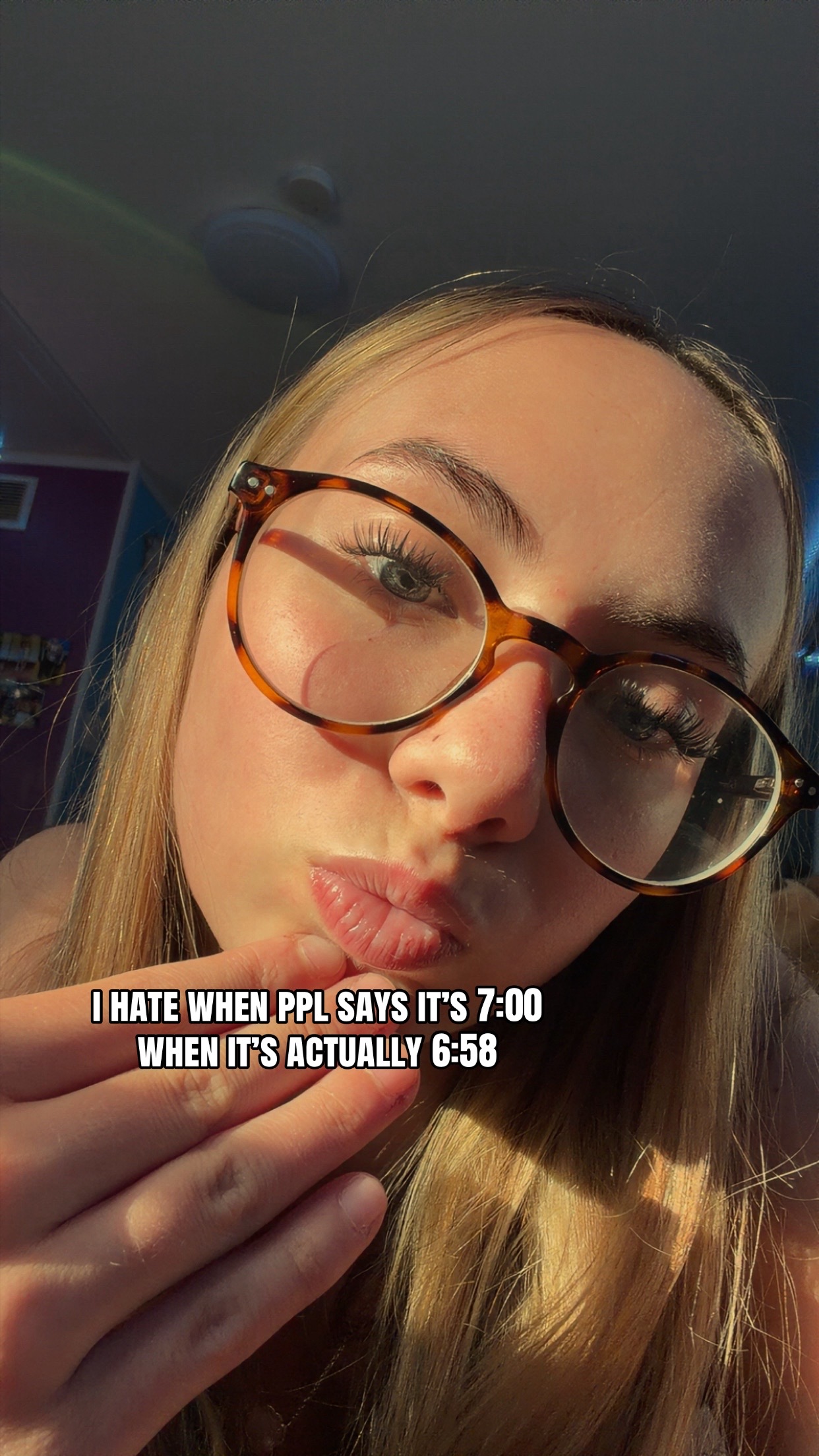 @???