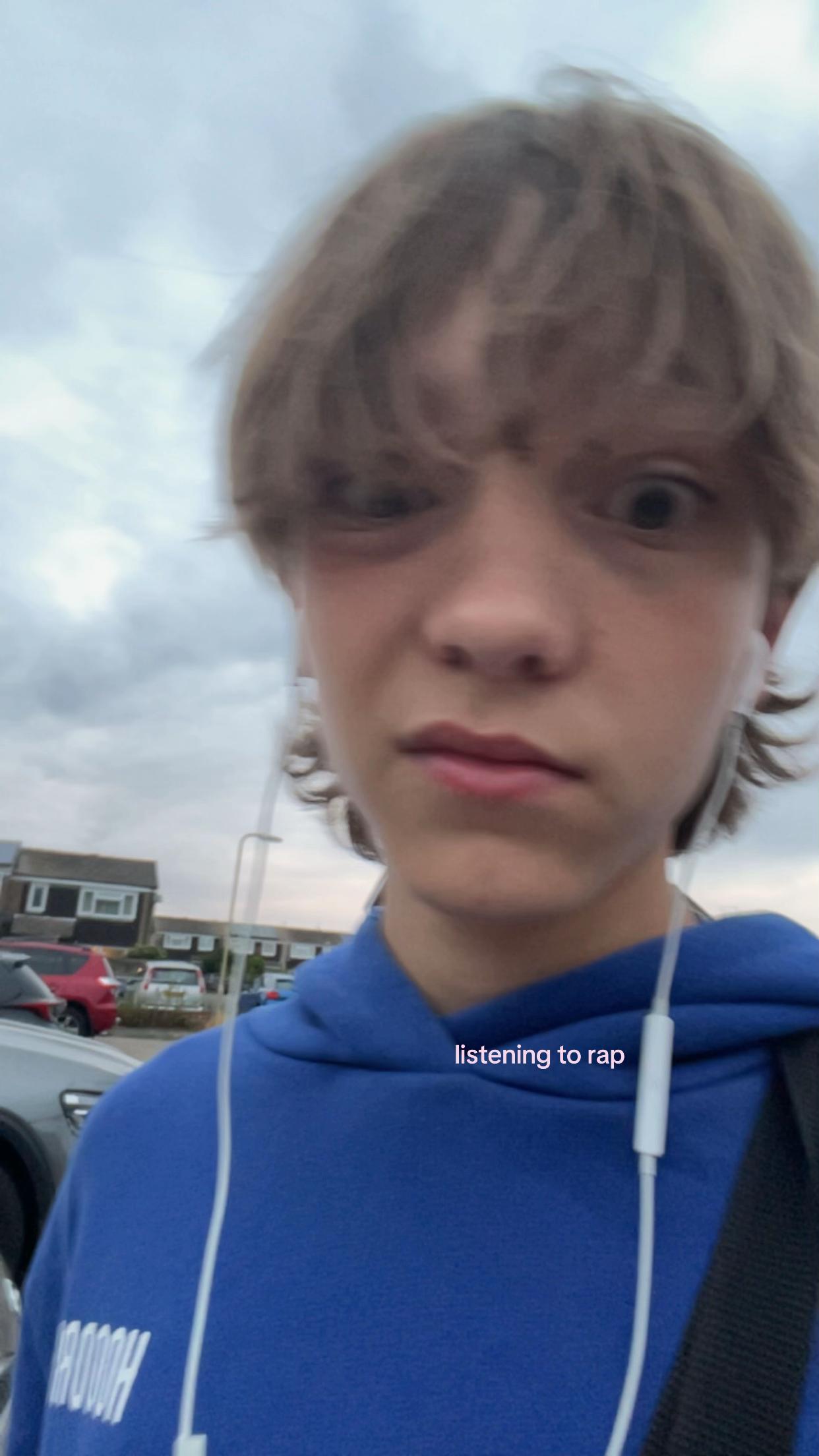 @👤