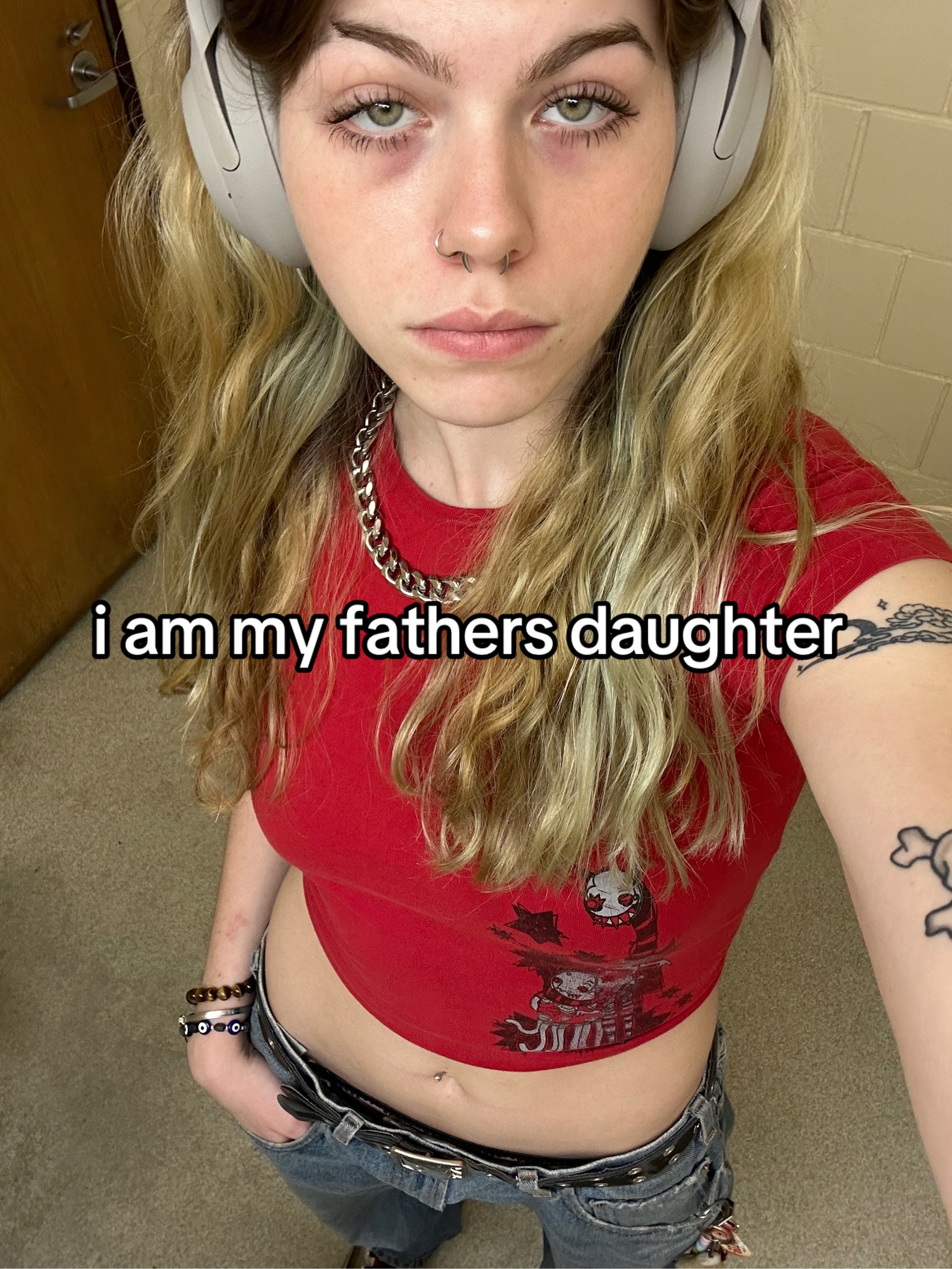 @:3