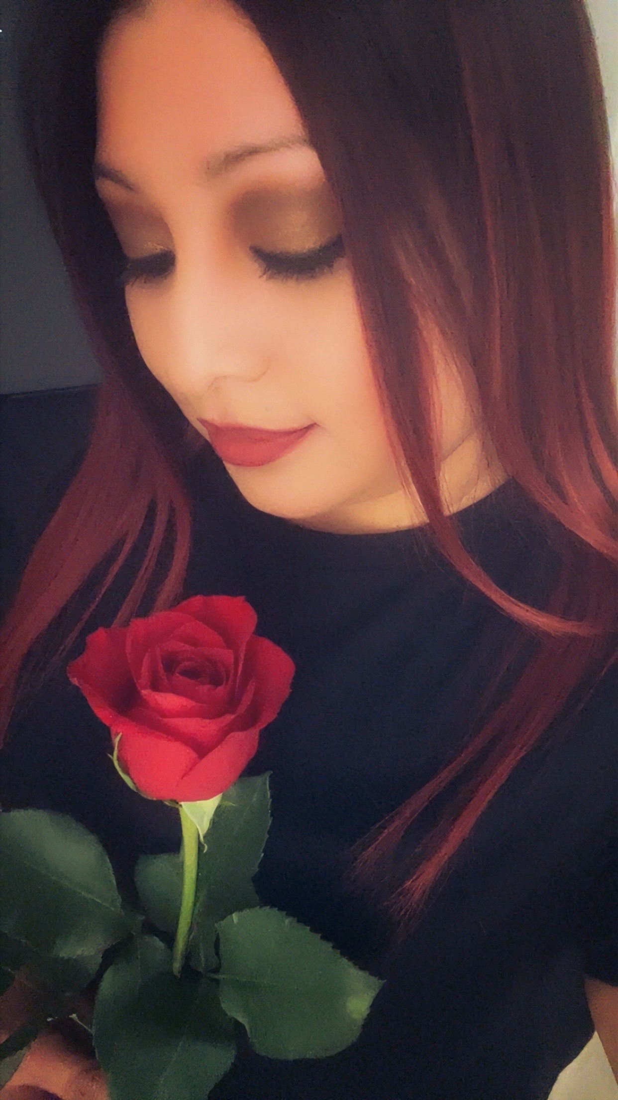 @🌹 𝓢𝓱𝓸𝓻𝓽𝔂 🌹