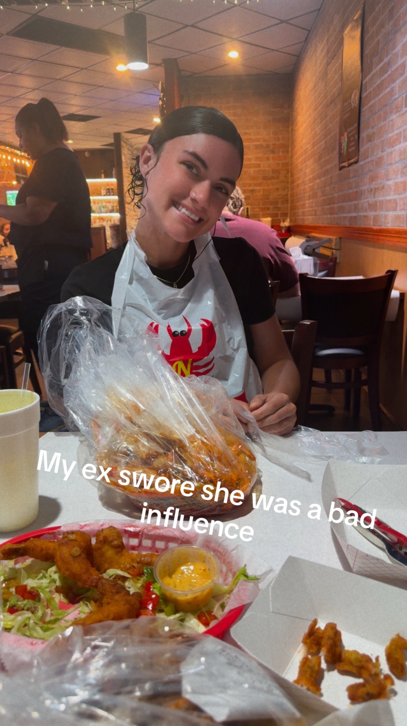 @hollimariee24