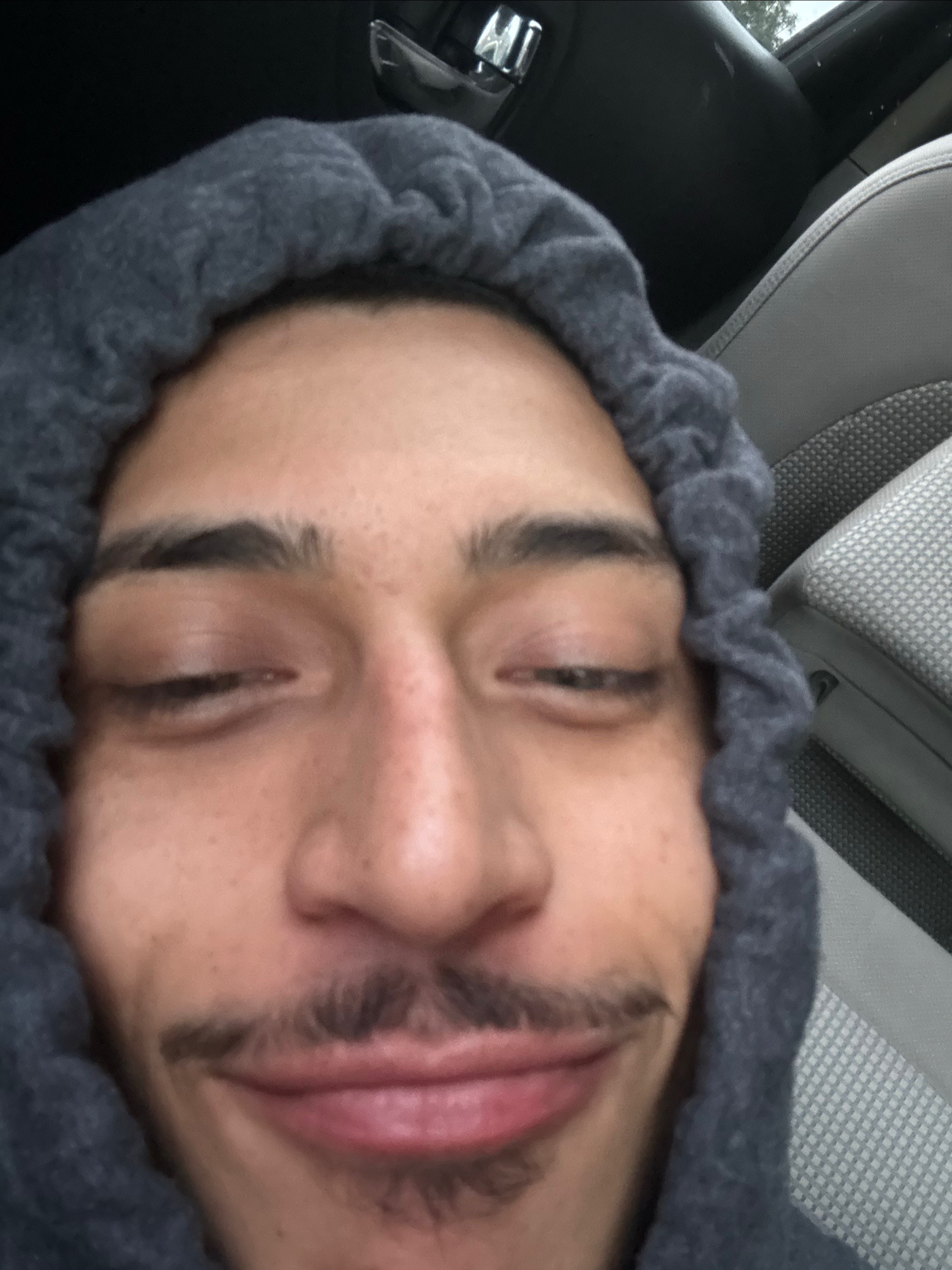 @Luis