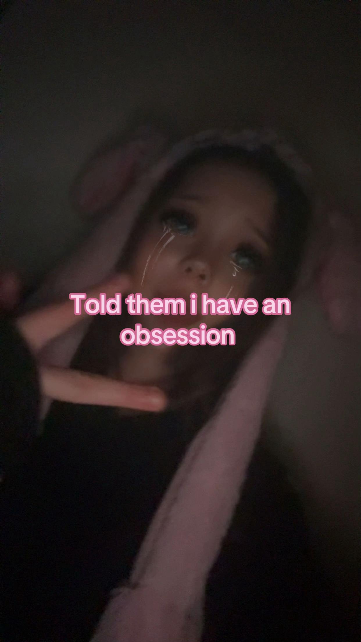 @𝓗𝓸𝓵𝓵𝓼𝓪𝓷❣️