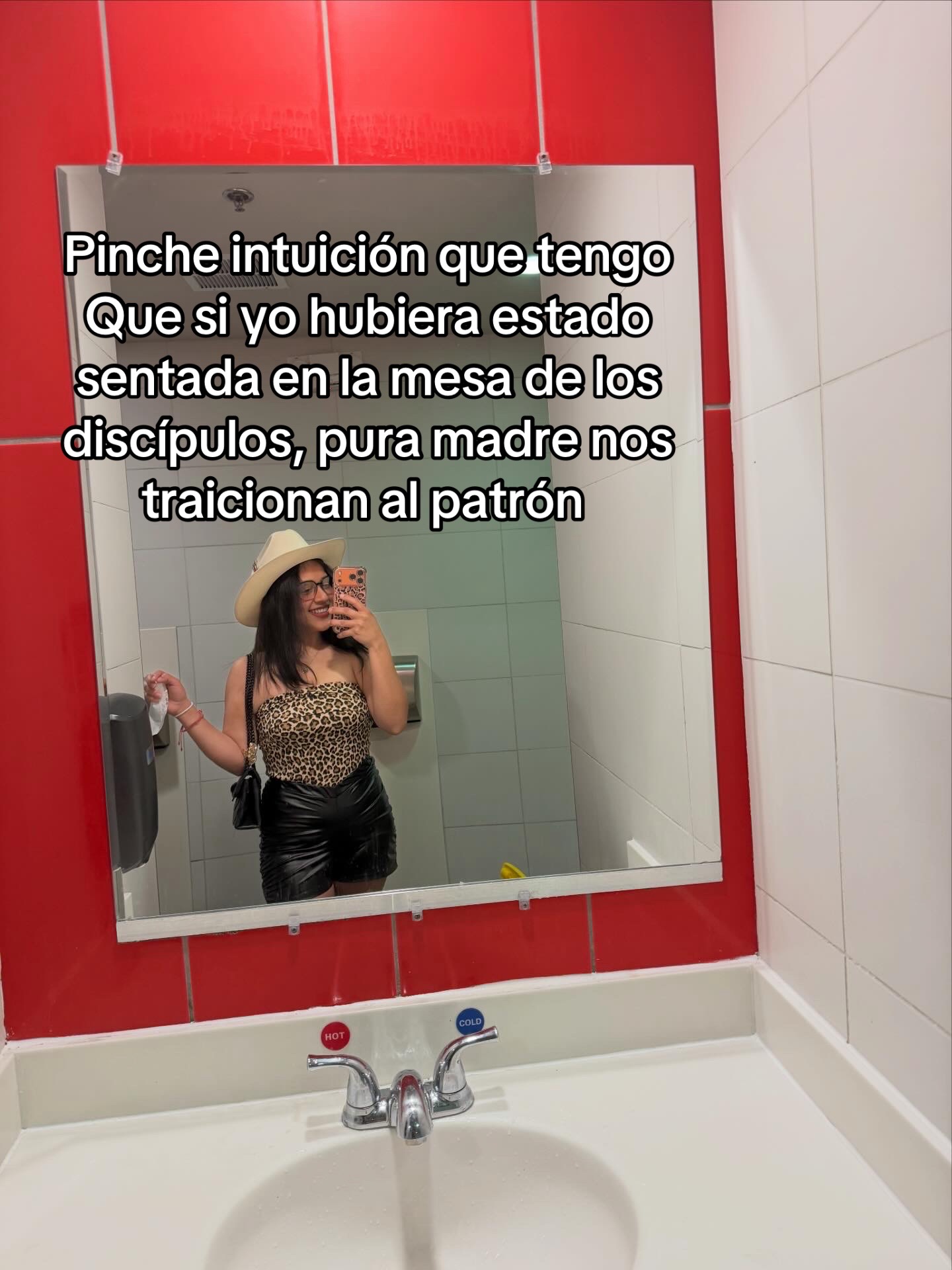 @👻