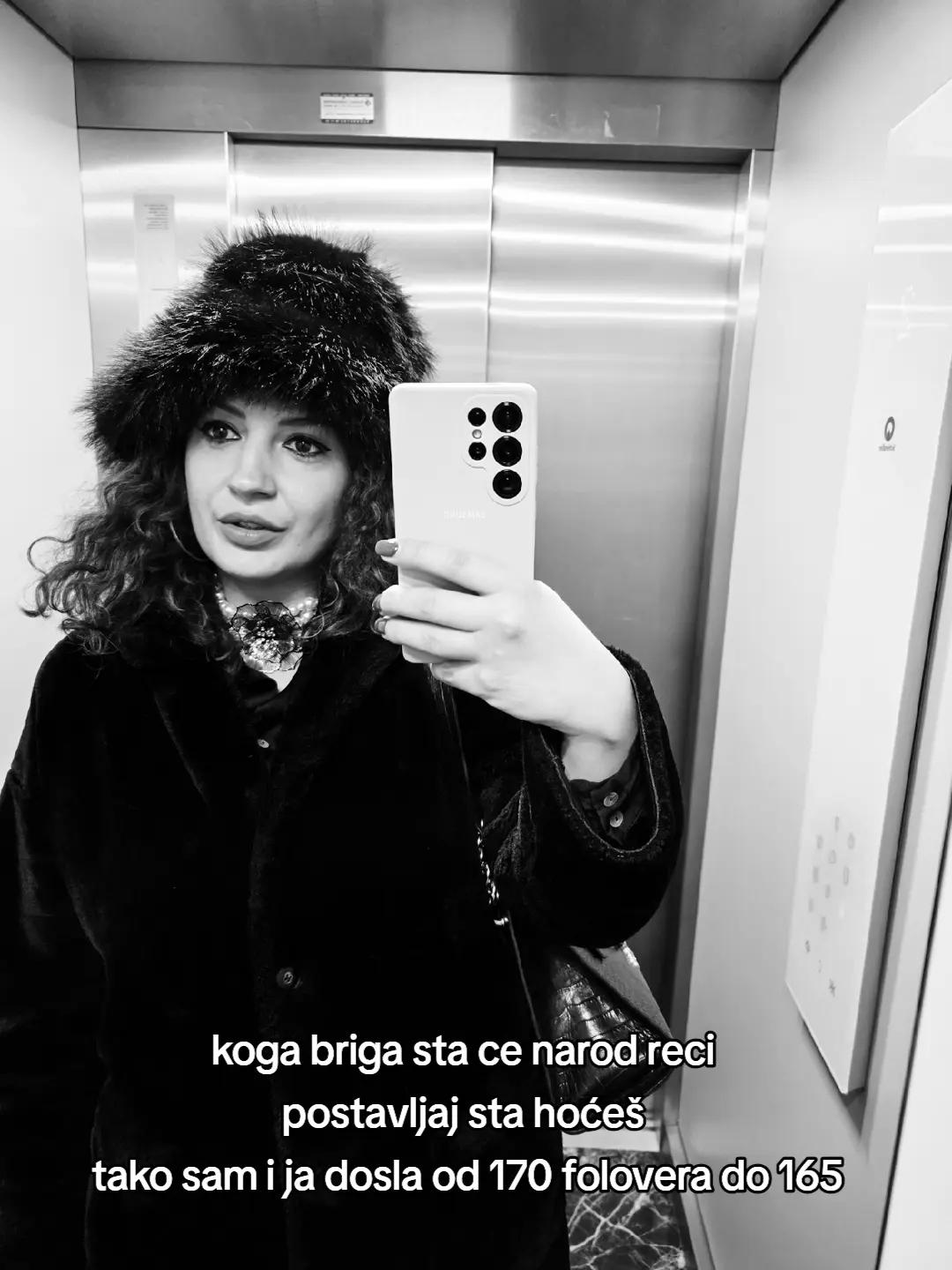 @kraljica_neviđena