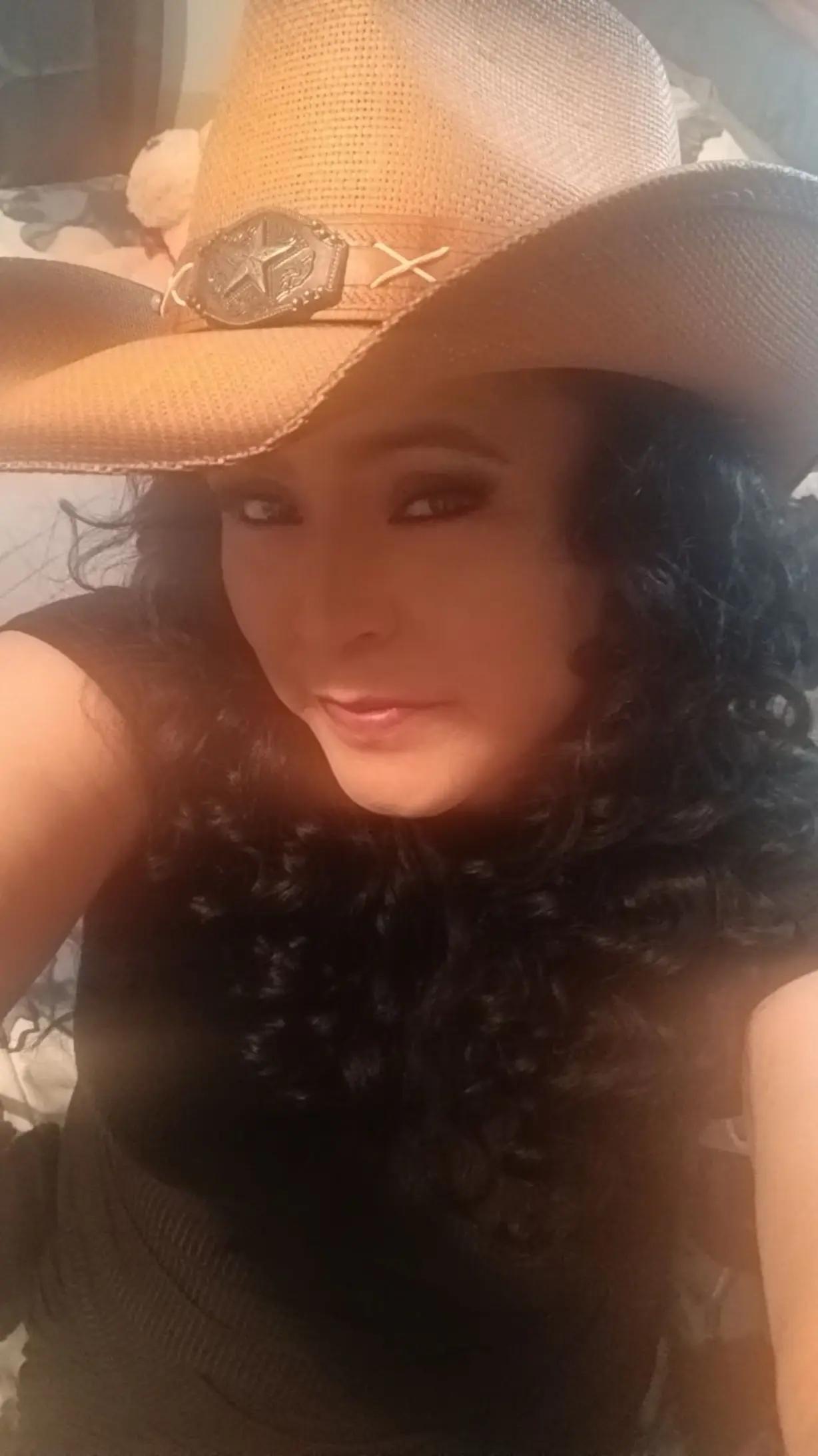 @Claudia Monasteri381