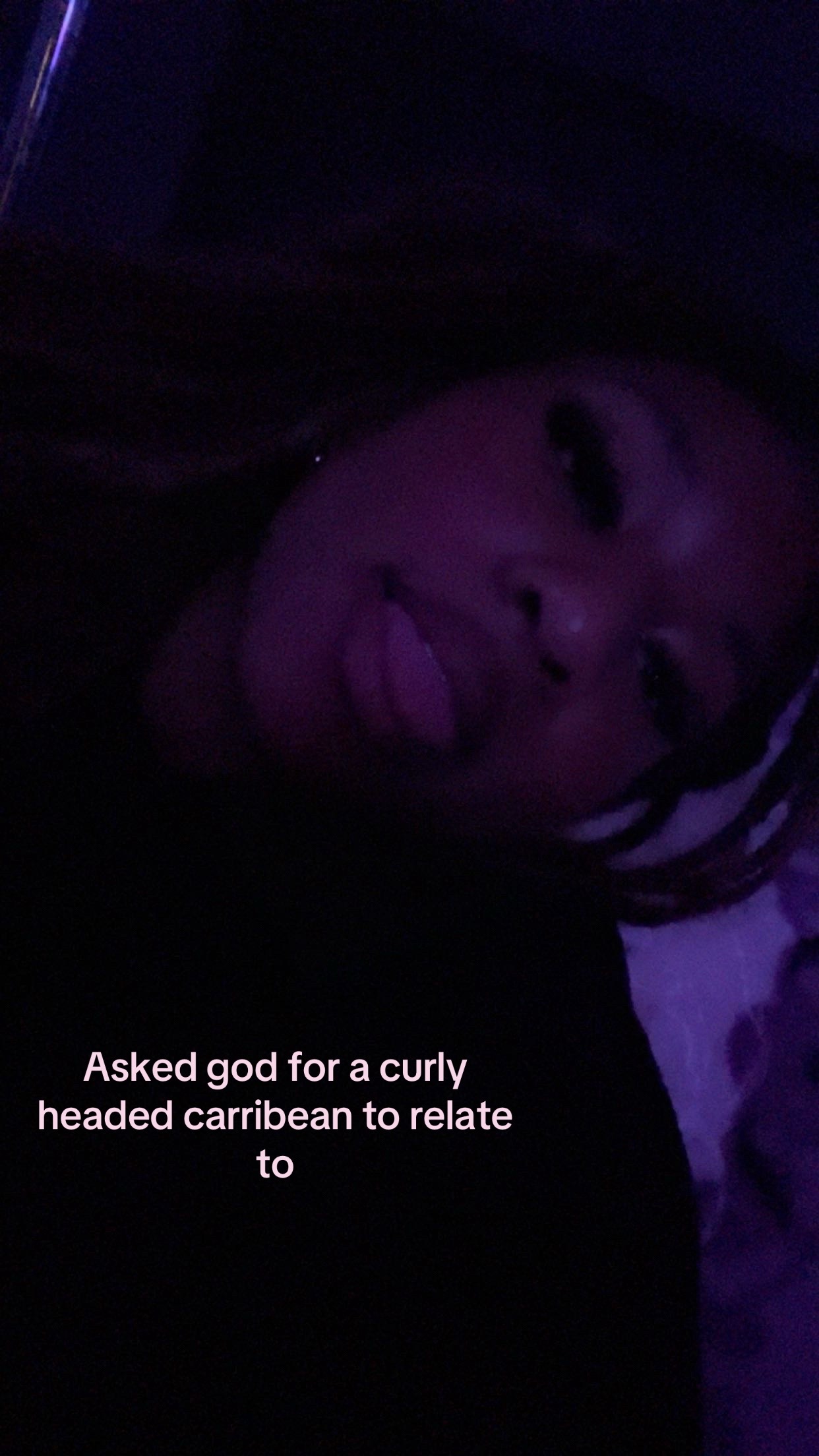 @Hxllara 𖣂