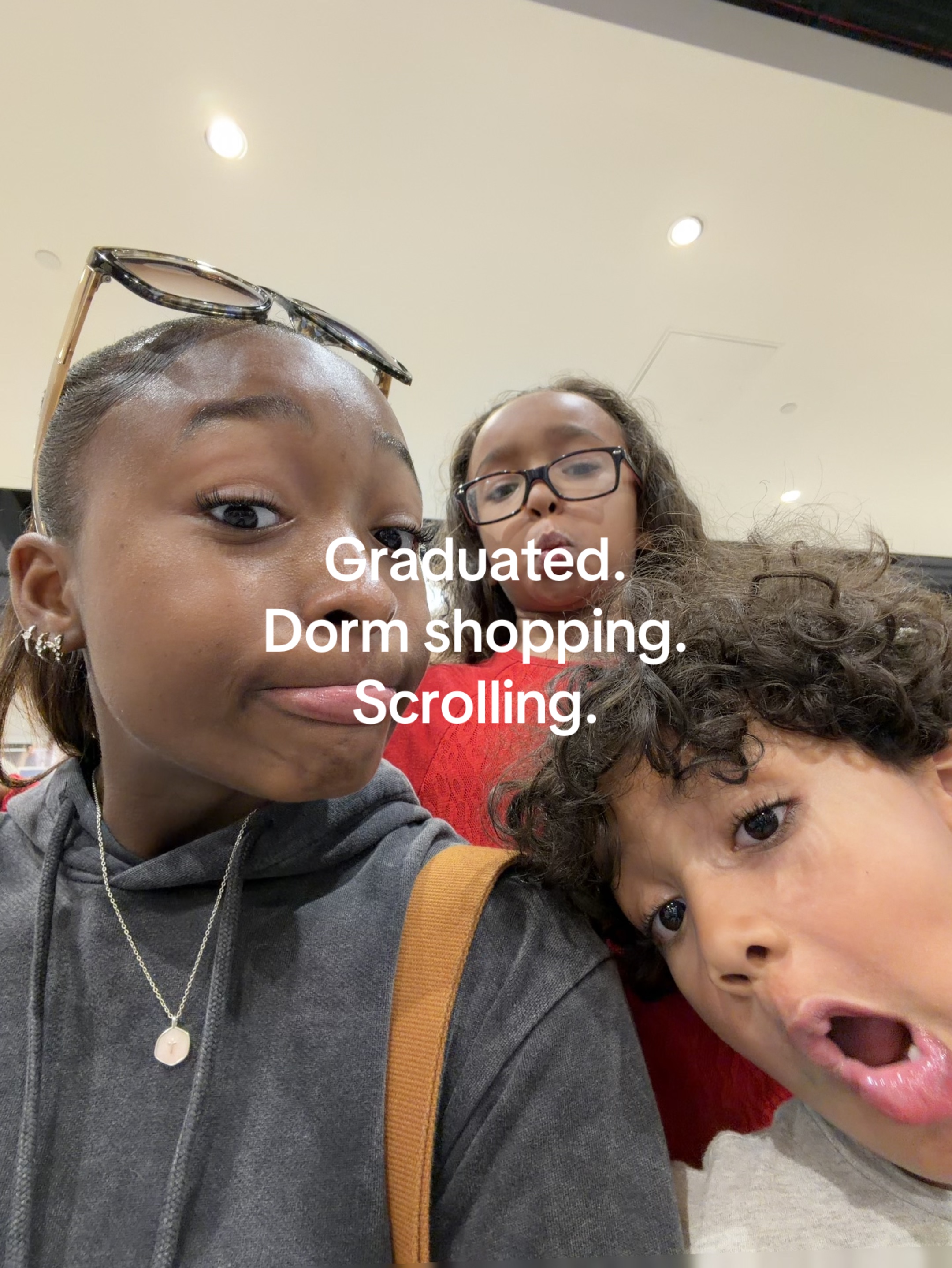 @️