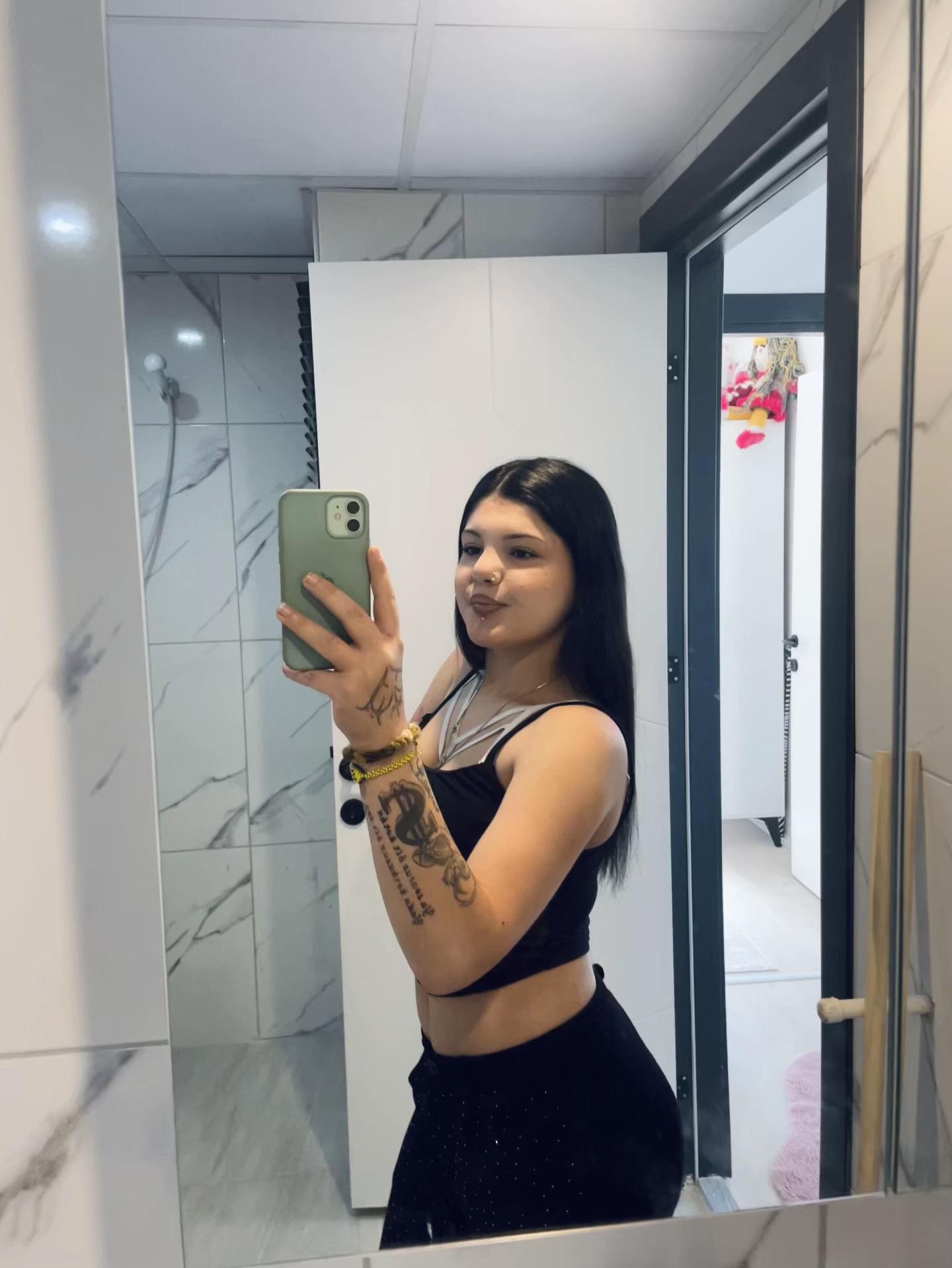 @_esrross
