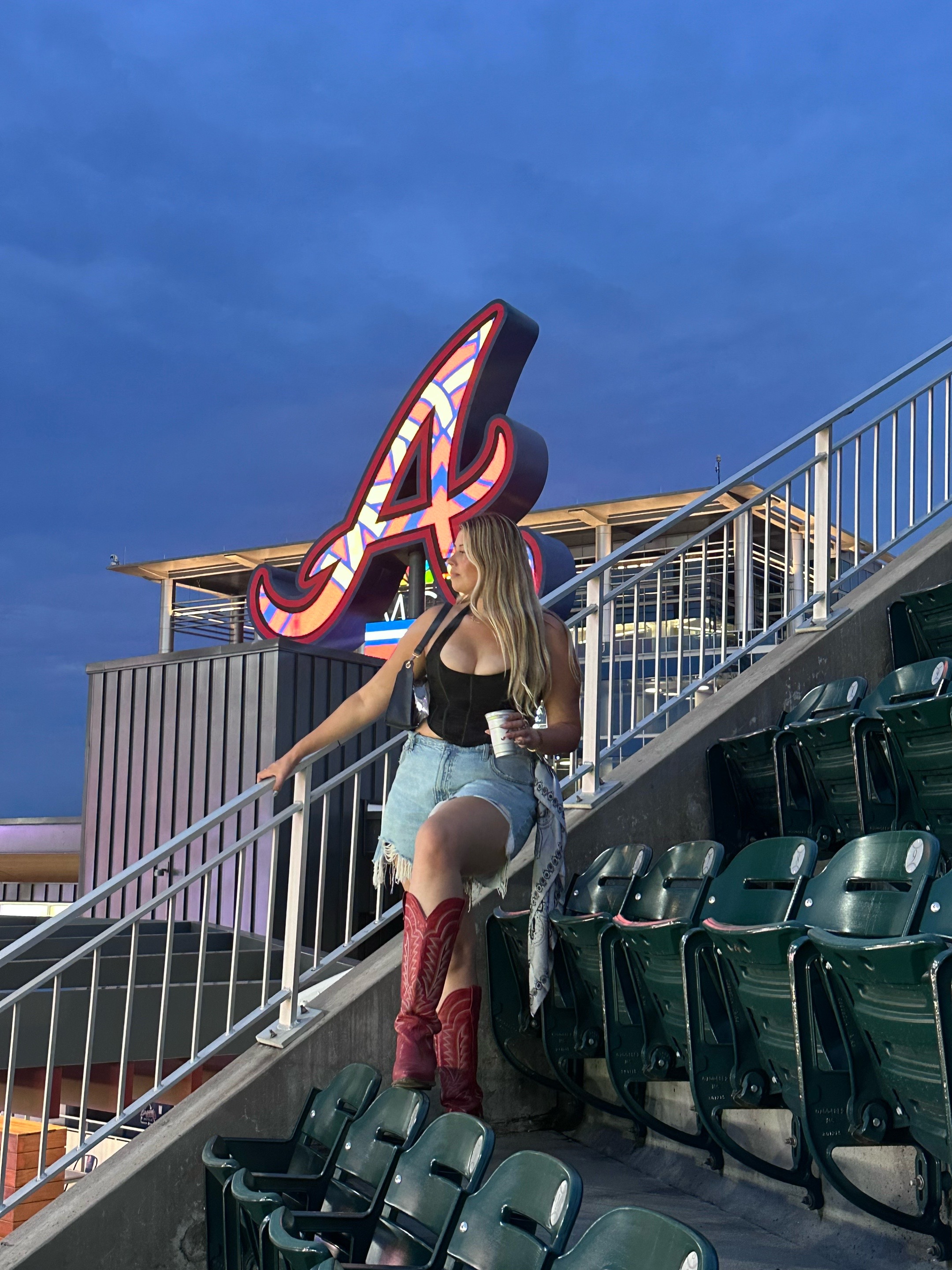 @YazzyLongLegs