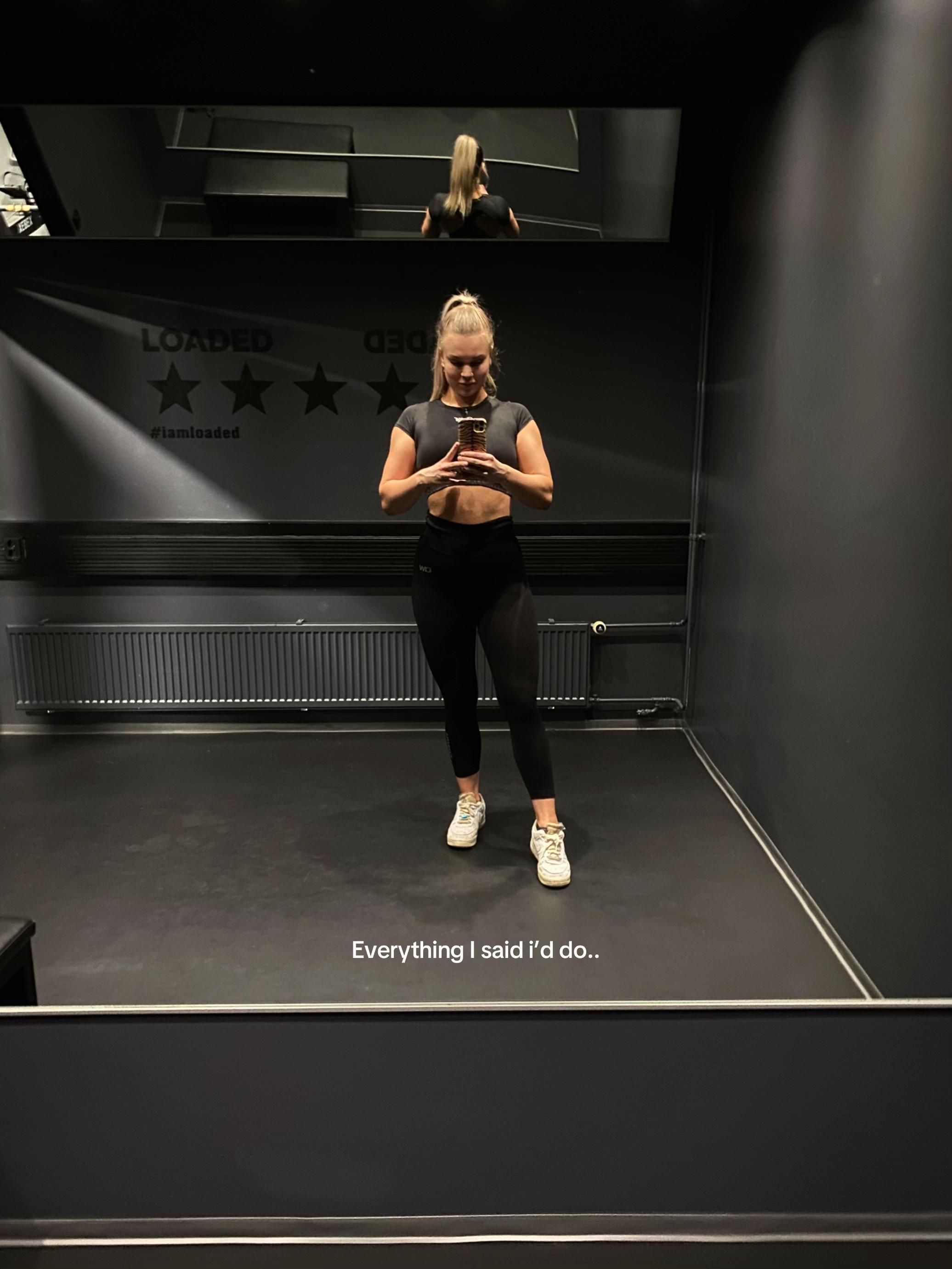 @Noora🤍 // fitness & lifestyle