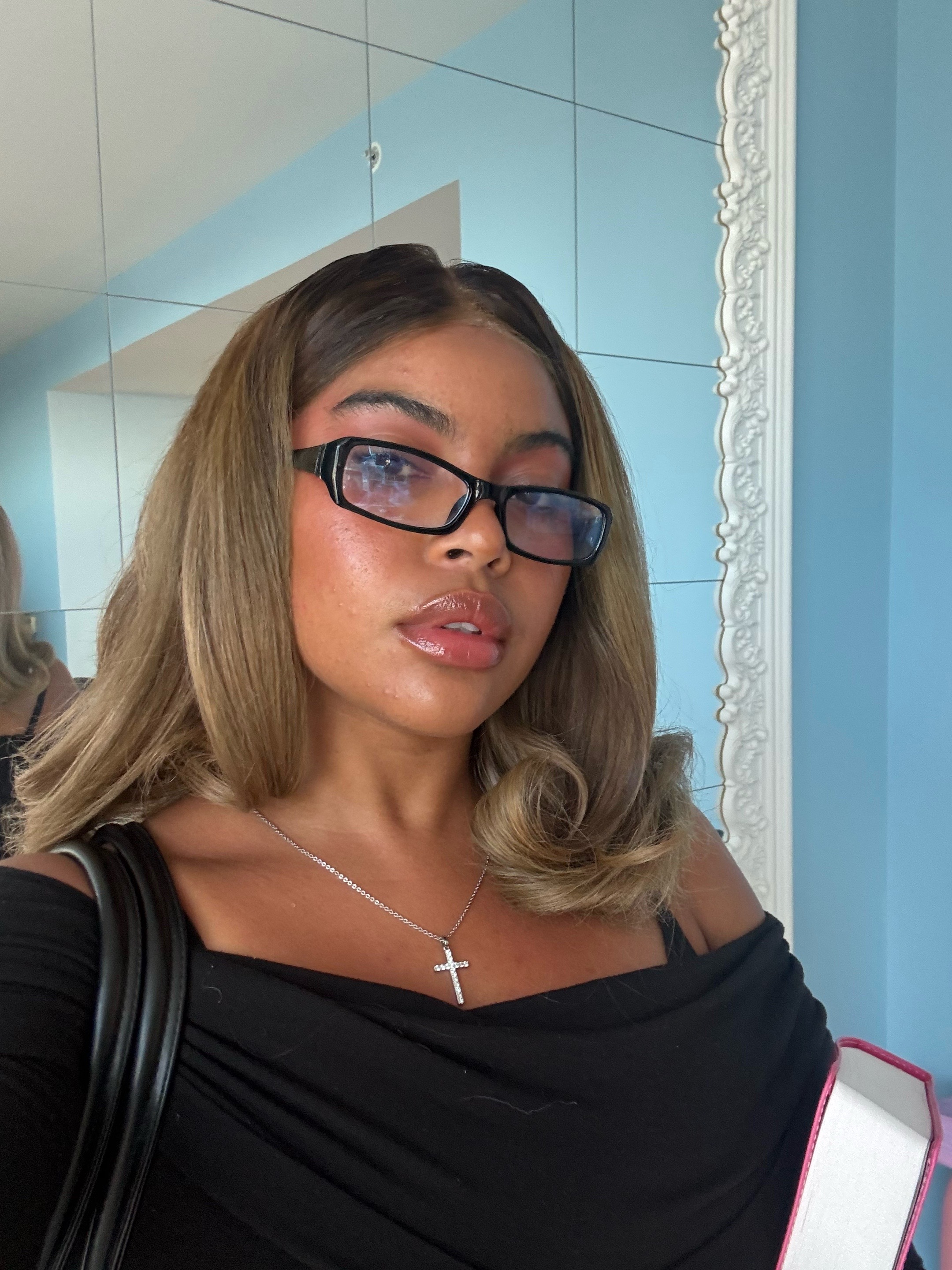 @dreamgirl1of1