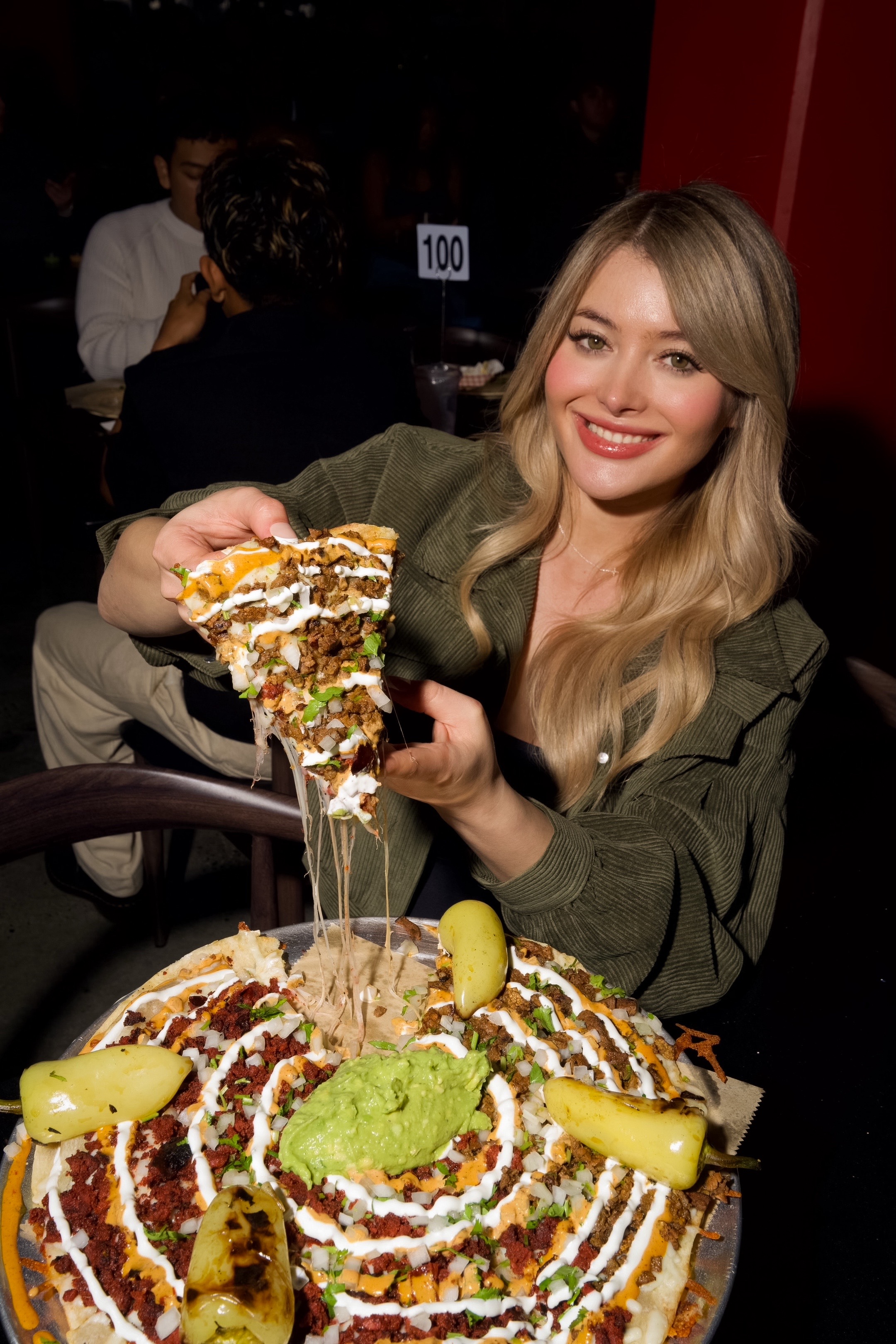 @TACOS LOS CHOLOS