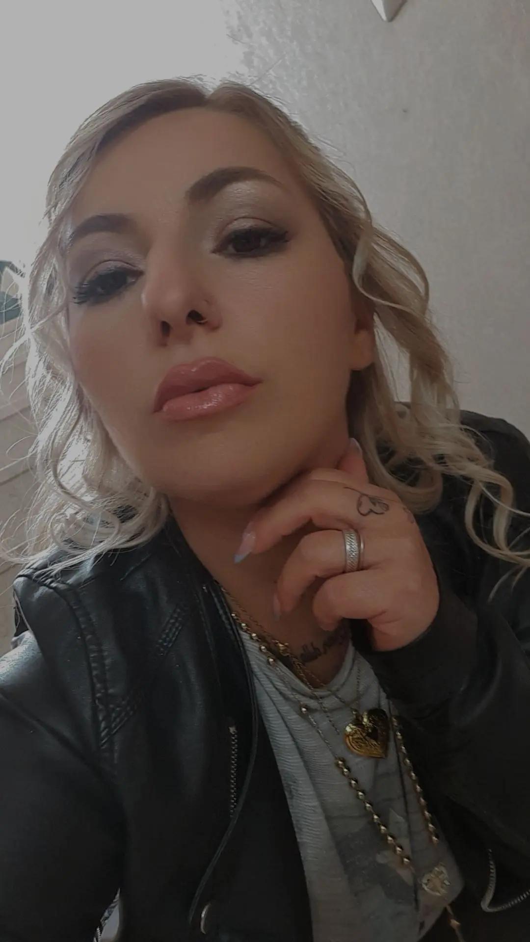 @Ɩą զųɛɛŋ ɖɛƖƖą ۷ɛŋɖɛɬɬą 👑🖤🔥