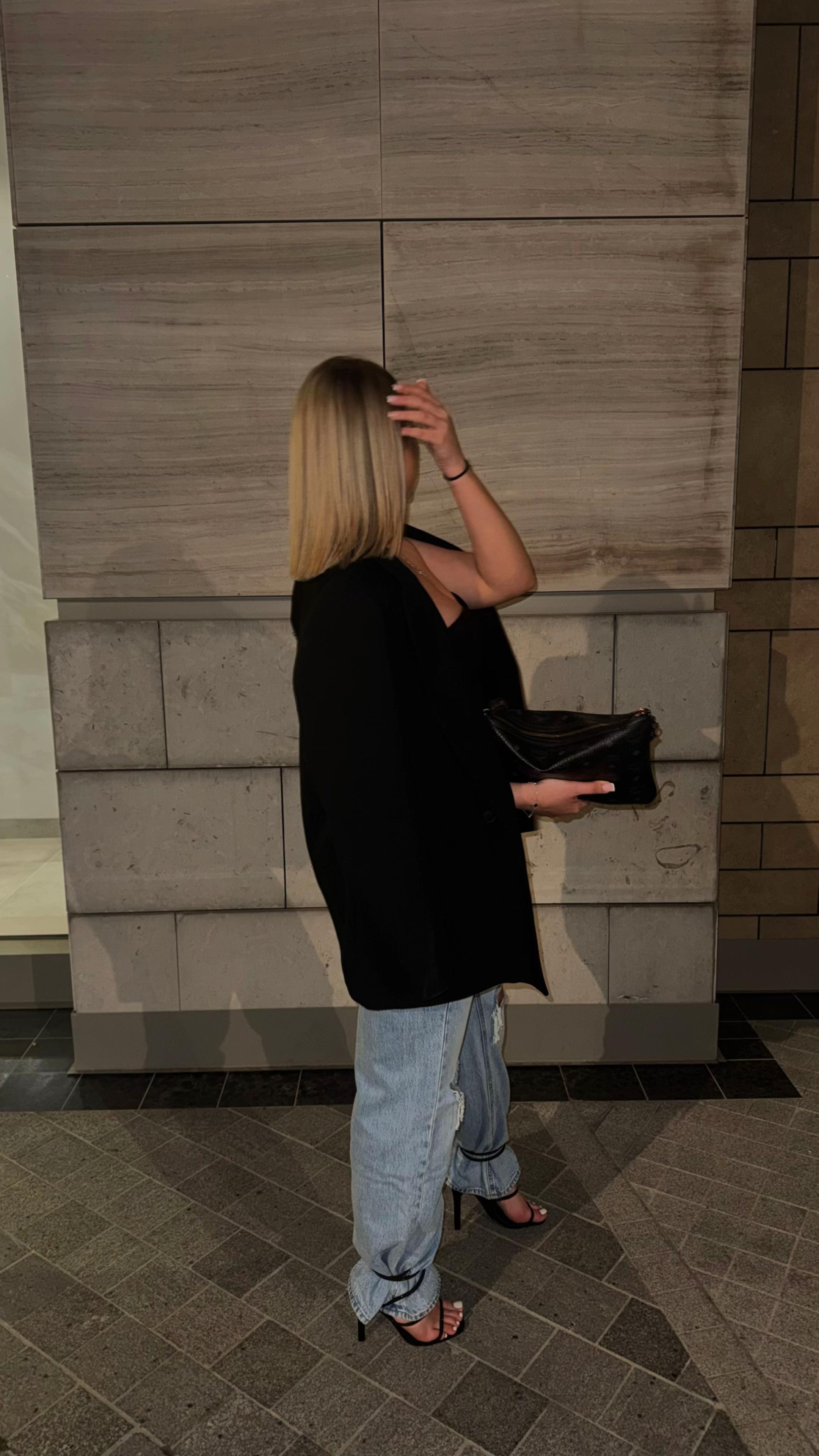 @𝑴