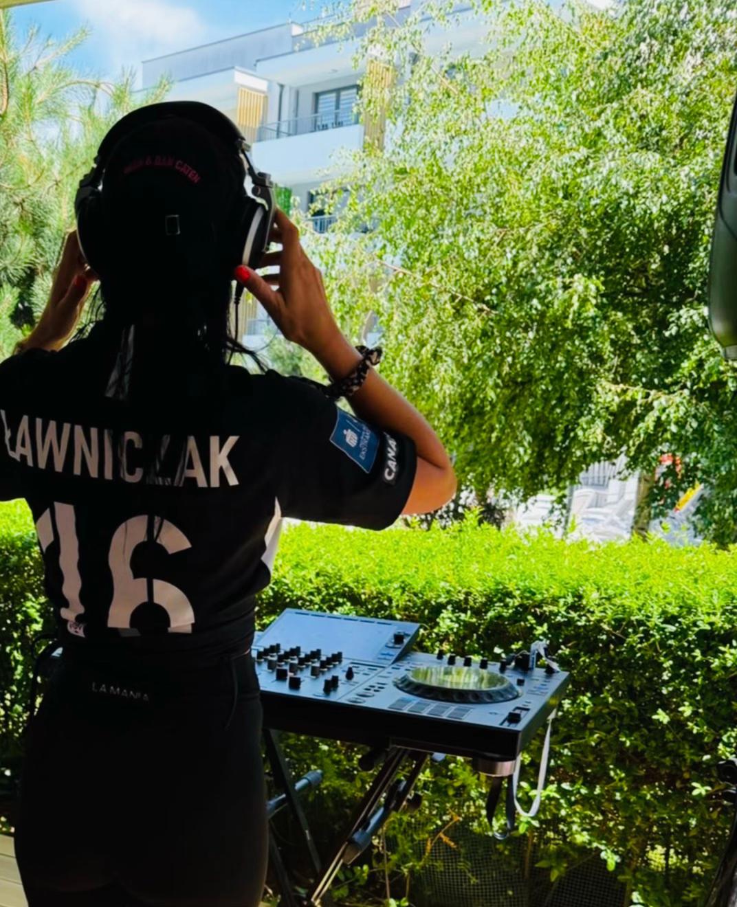 @Lady4Sounds 🎧