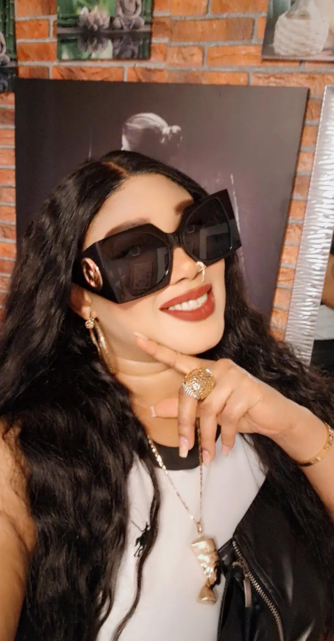 @legit Queen Ent