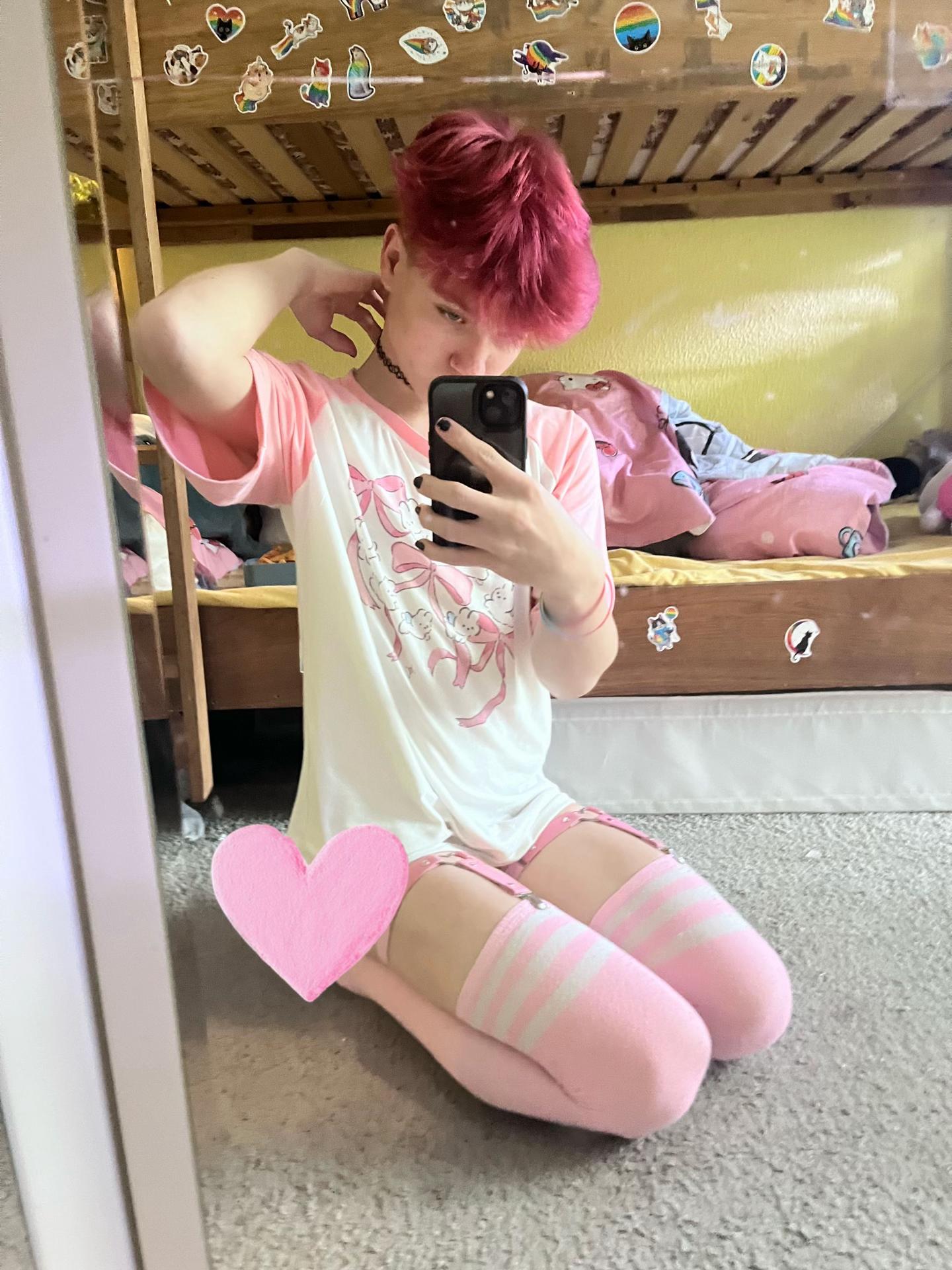 @✩🎧Timo🎧🏳️&zwj;🌈 ✩femboy^^:Ʒ✝️