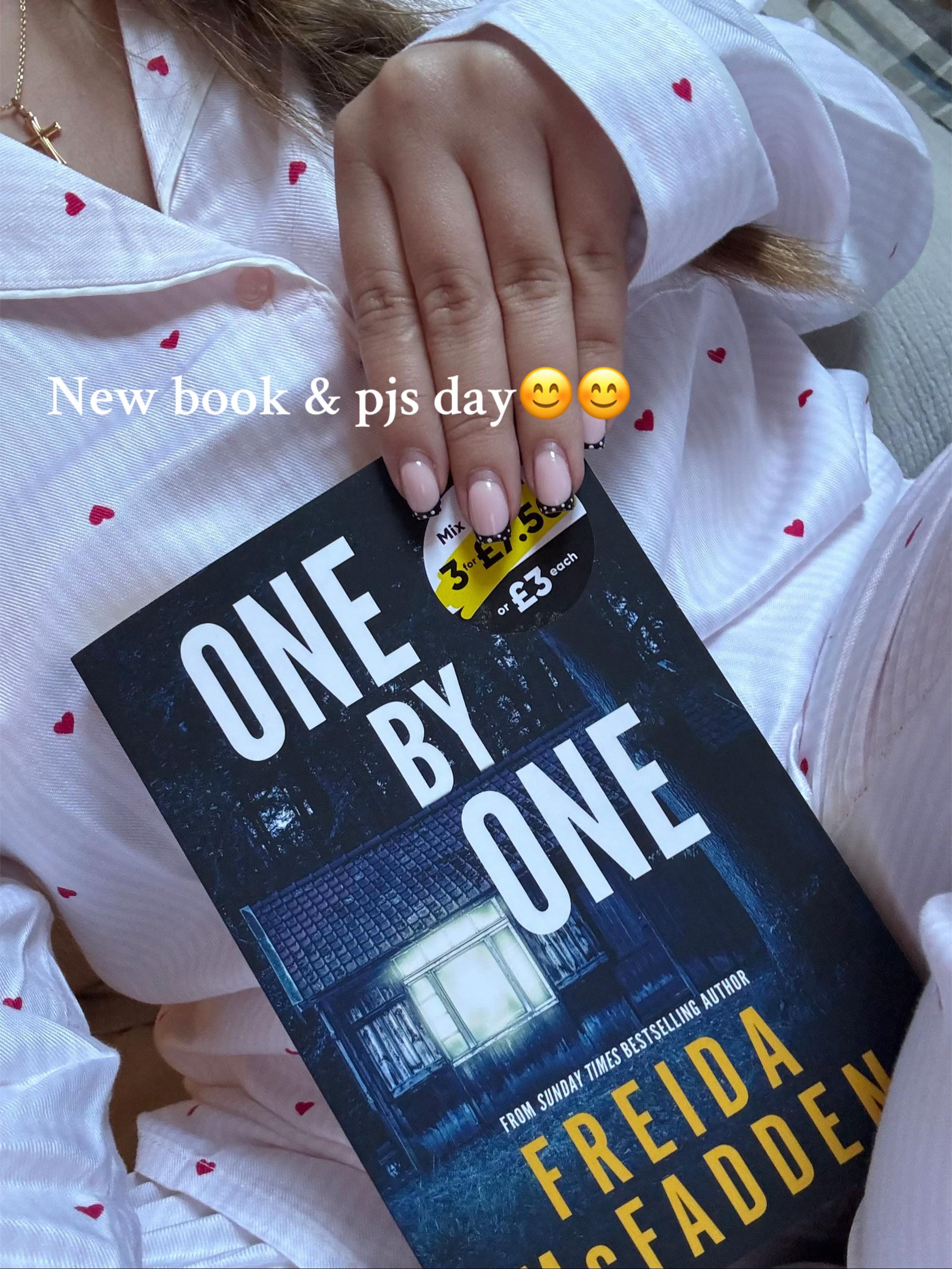 @Obsessed_book_girl