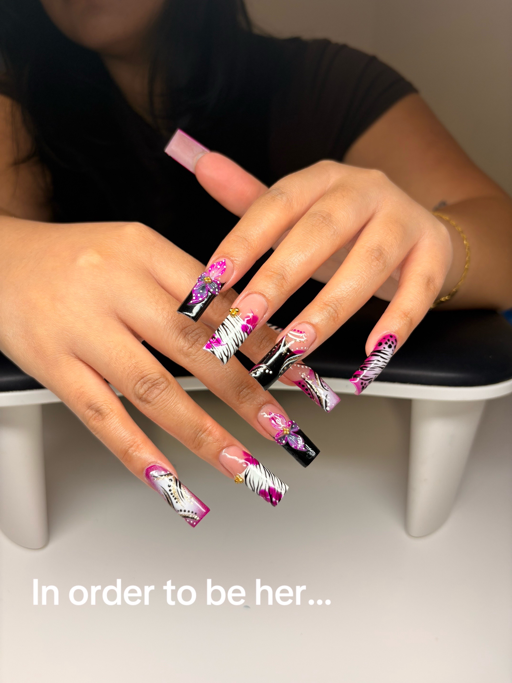 @Queens Nail & Makeup Artist❣️