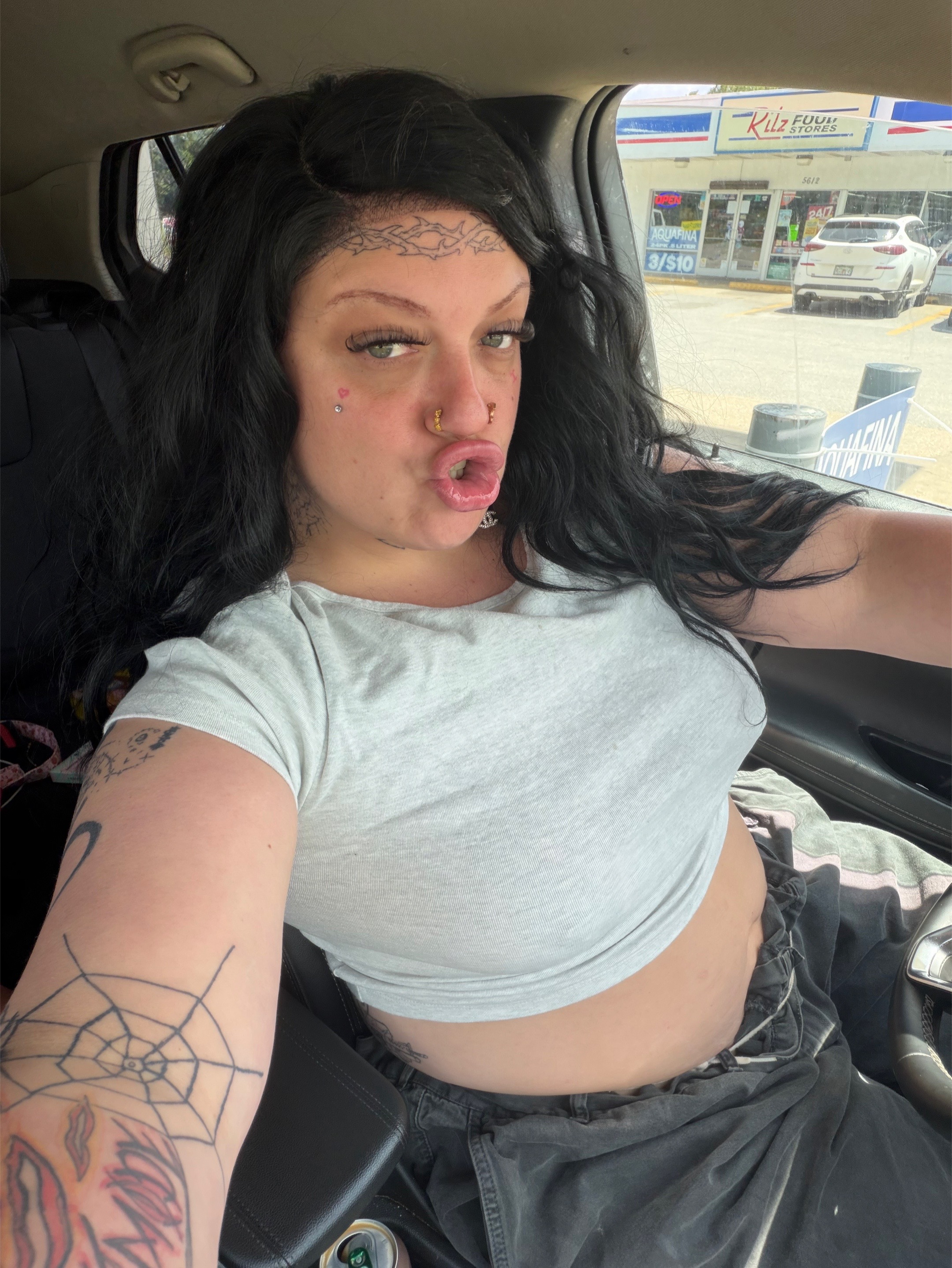 @guurrlnextdoor