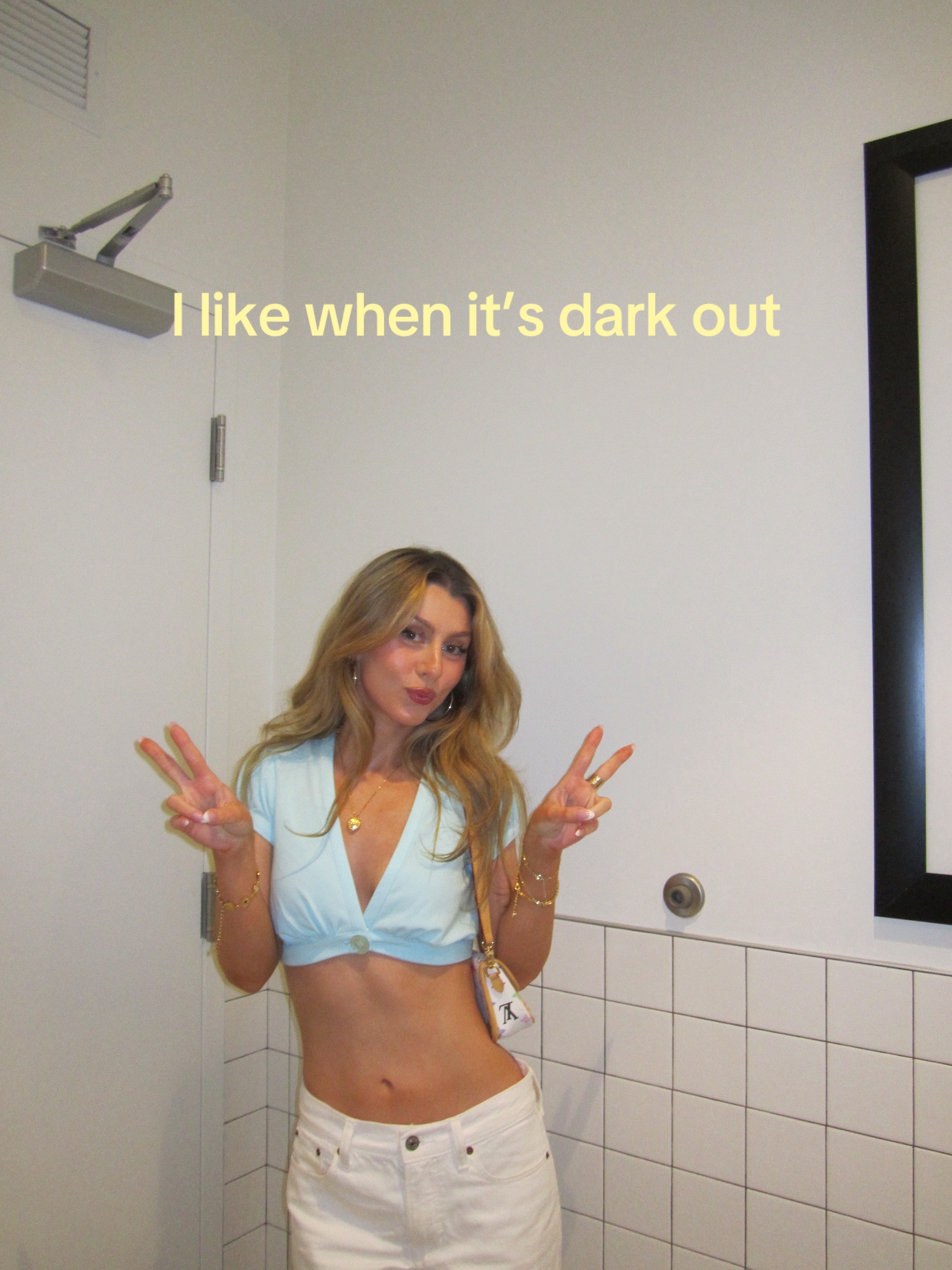 @izabel