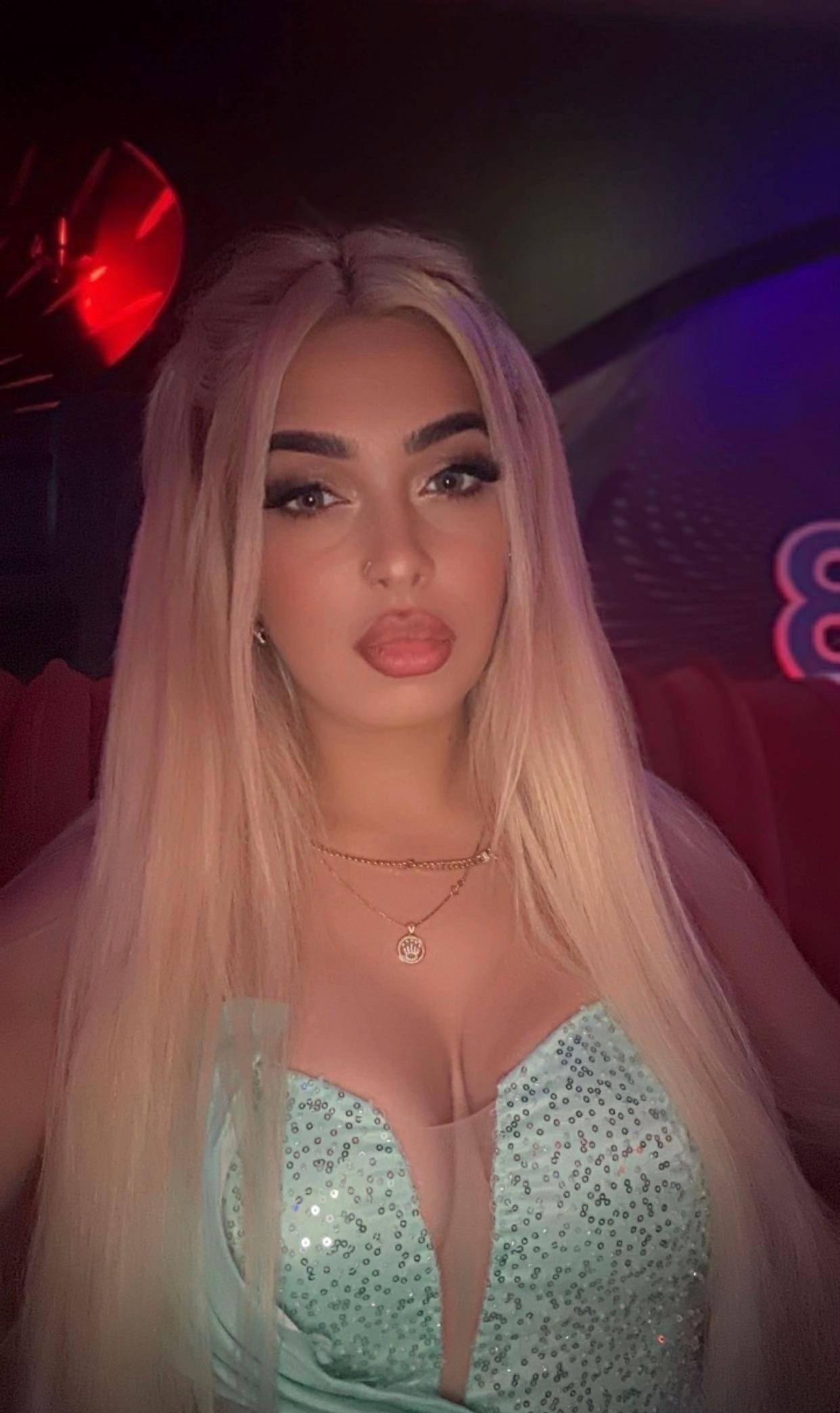 @Lily glloga