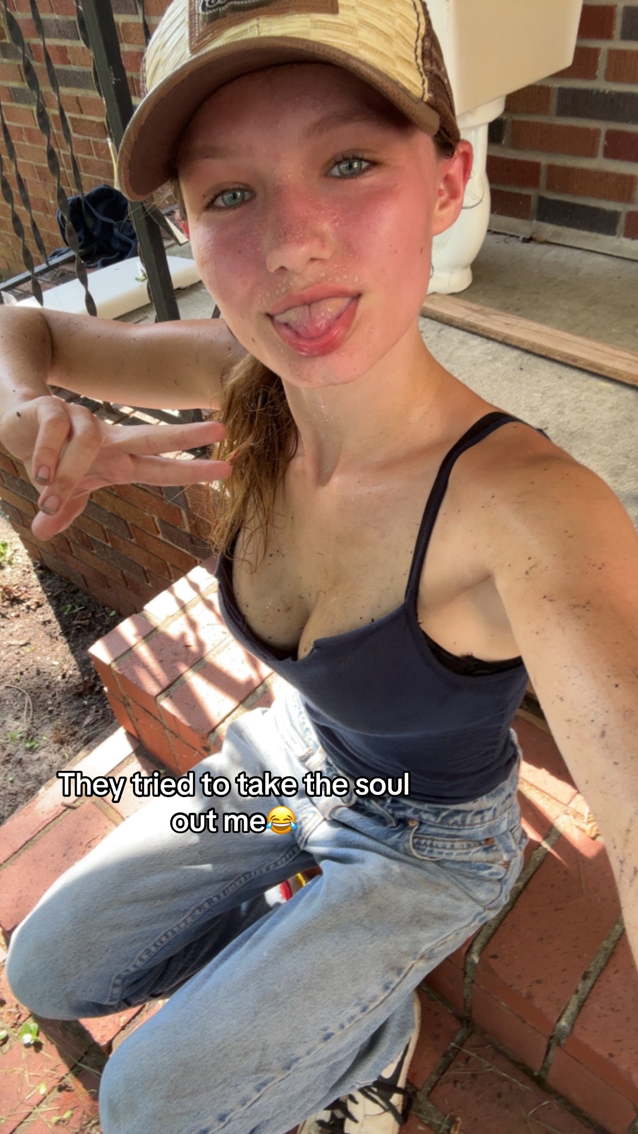 @junebuggg😻